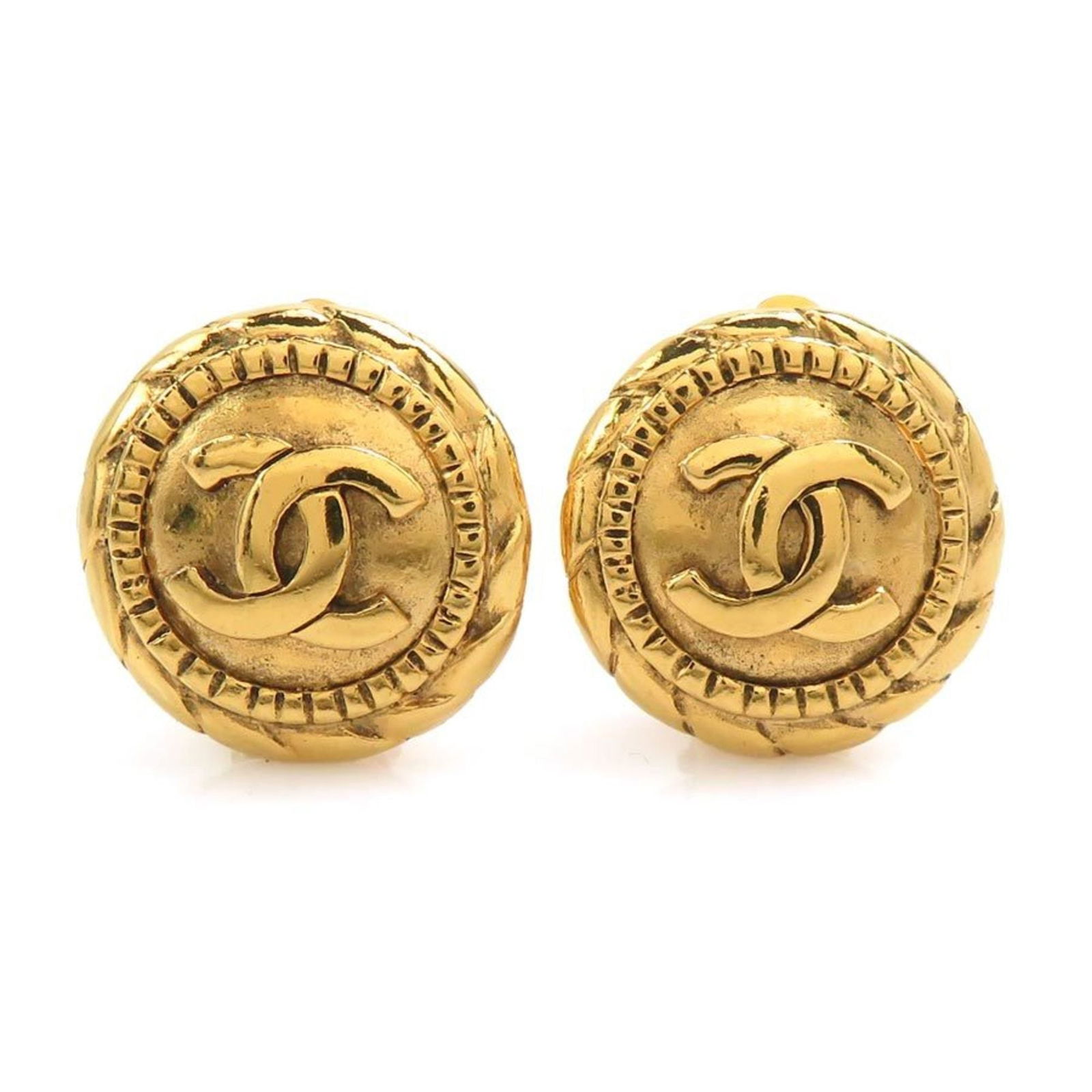 Metal Chanel Clip Earrings: Metal Chanel Clip Earrings This listing features Metal Chanel Clip Earrings. Item specifics are provided below. Item Specifics: Brand: Chanel Type: Clip Earrings Gender: Women Material: Metal Color: