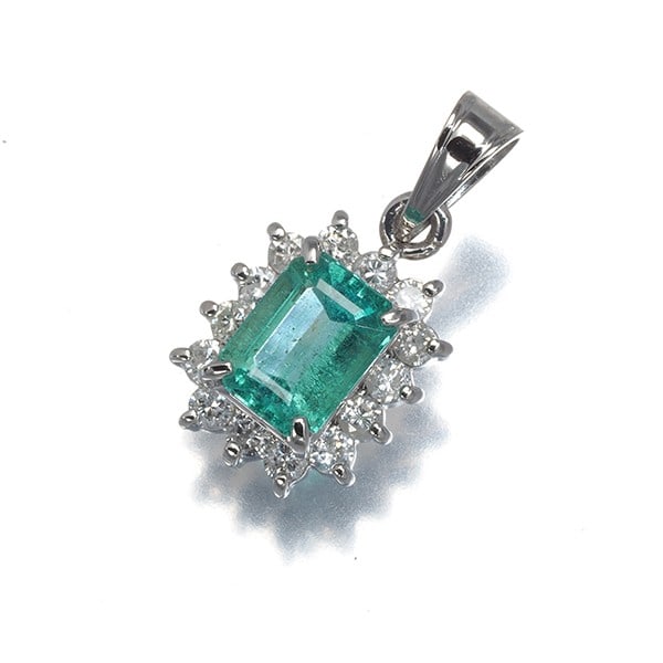 Platinum Emerald 0.69Ct Diamond 0.24Ct Classic Pendant 850: Platinum Emerald 0.69Ct Diamond 0.24Ct Classic Pendant 850 This listing features Platinum Emerald 0.69Ct Diamond 0.24Ct Classic Pendant 850. Item specifics are provided below. Item Specifics: Metal: