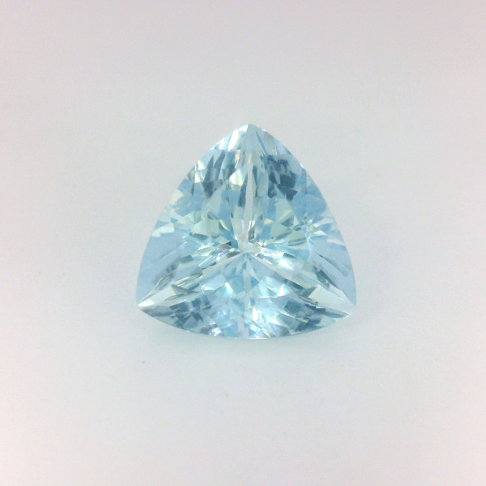 Loose Aquamarine Gemstone - IGI Triangular 4.21ct Blue EC: Loose Aquamarine Gemstone - IGI Triangular 4.21ct Blue EC This listing features Loose Aquamarine Gemstone - IGI Triangular 4.21ct Blue EC. Item specifics are provided below. Item Specifics: Type: