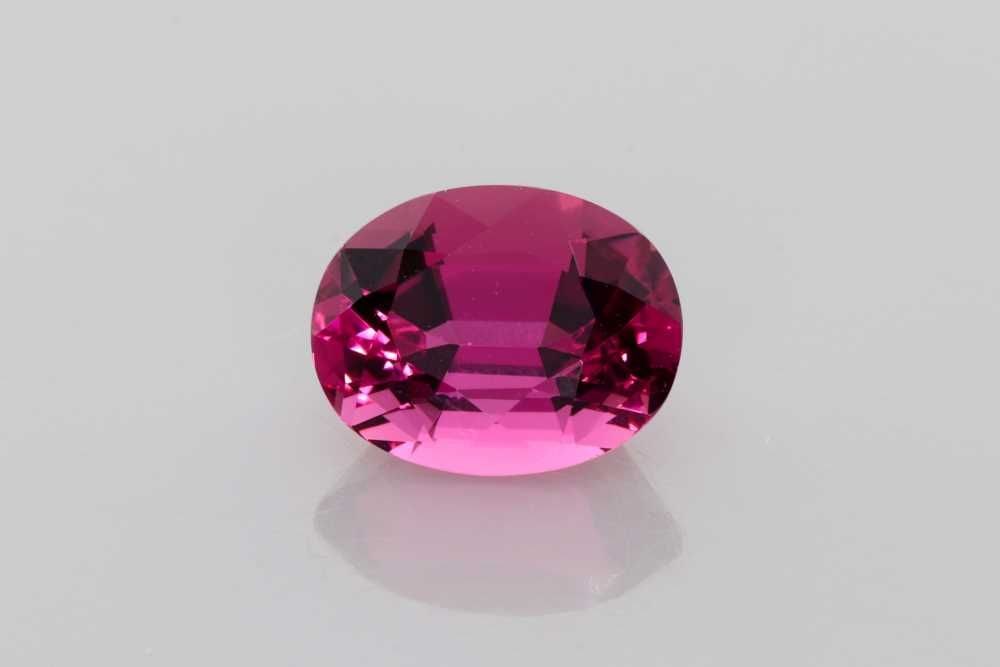 Loose Tourmaline Gemstone - Oval 2.71ct Pink EC: Loose Tourmaline Gemstone - Oval 2.71ct Pink EC This listing features Loose Tourmaline Gemstone - Oval 2.71ct Pink EC. Item specifics are provided below. Item Specifics: Type: Tourmaline Carat: 2.71