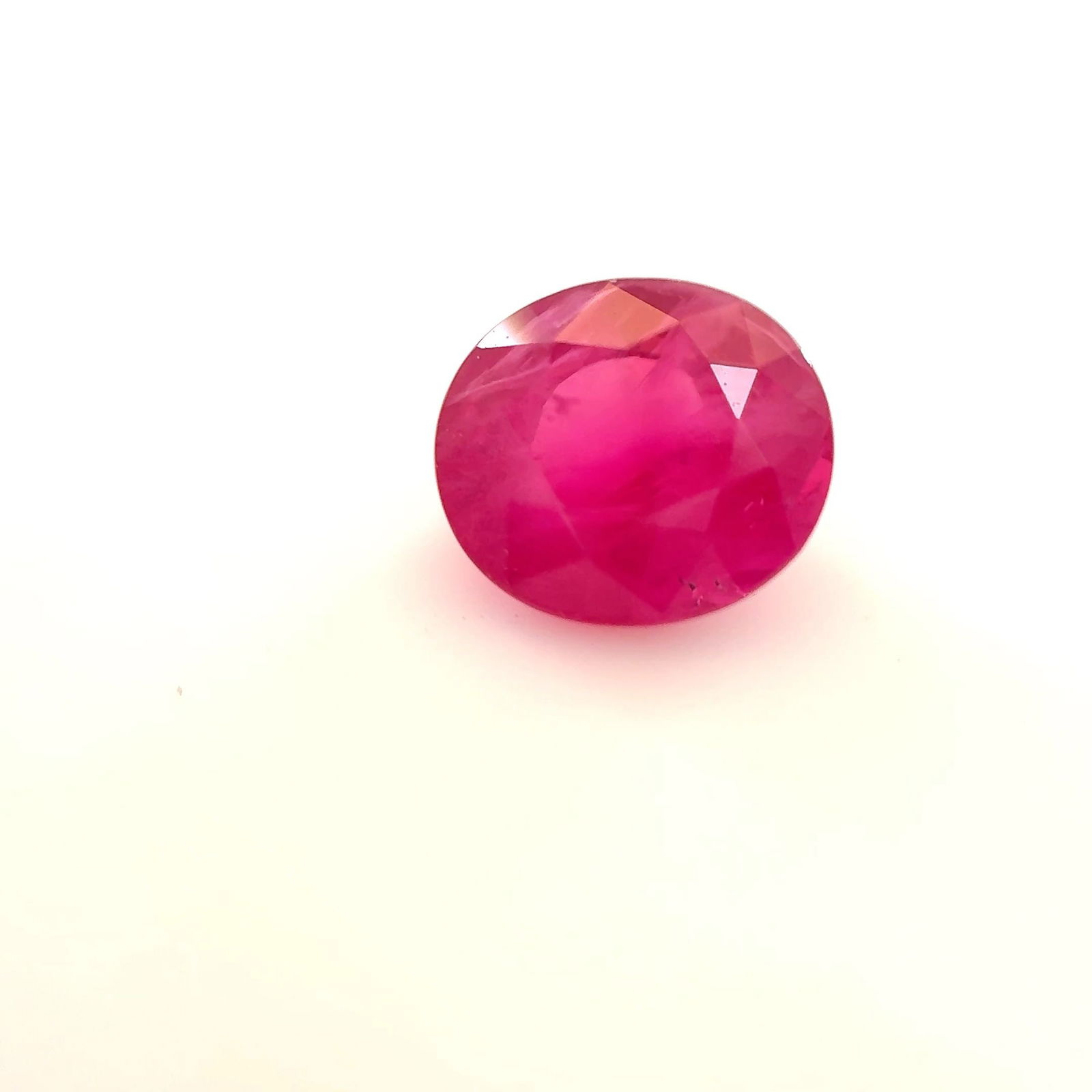 Loose Ruby Gemstone - Oval 1.28ct Red SI: Loose Ruby Gemstone - Oval 1.28ct Red SI This listing features Loose Ruby Gemstone - Oval 1.28ct Red SI. Item specifics are provided below. Item Specifics: Type: Ruby Carat: 1.28 Cut: Faceted Color: R