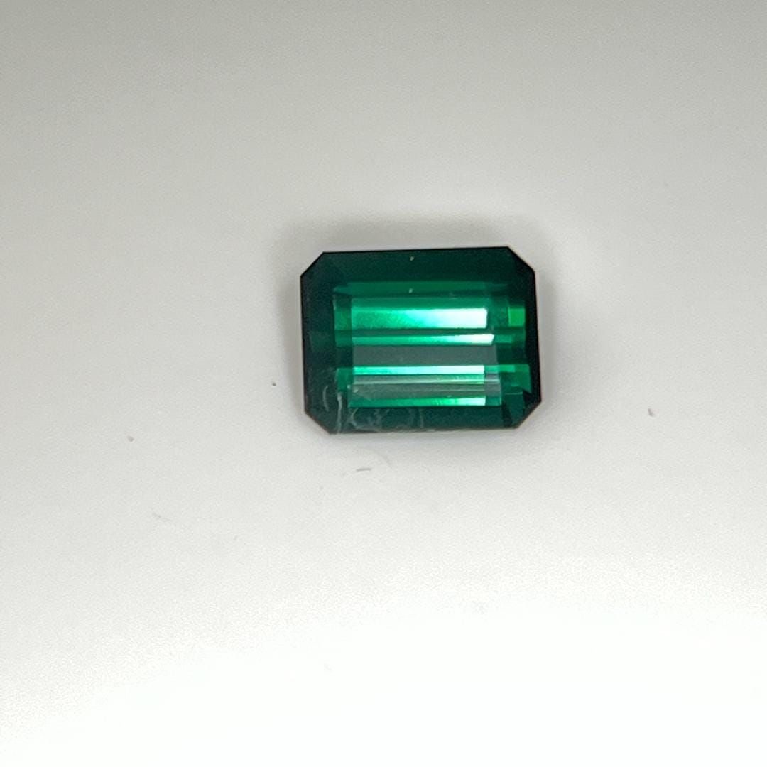 Loose Tourmaline Gemstone - Emerald 1.47ct Green SI: Loose Tourmaline Gemstone - Emerald 1.47ct Green SI This listing features Loose Tourmaline Gemstone - Emerald 1.47ct Green SI. Item specifics are provided below. Item Specifics: Type: Tourmaline