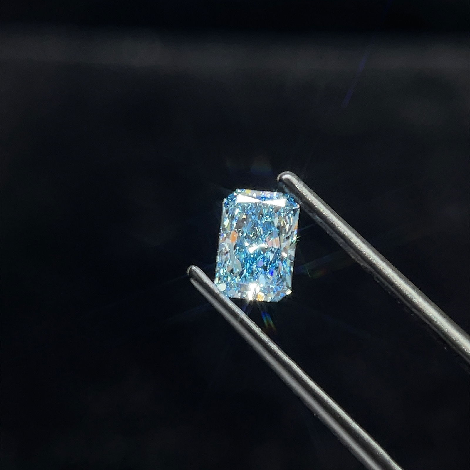 Loose Lab Diamond - IGI Radiant 1.16ct Fancy Vivid Blue VS1: Loose Lab Diamond - IGI Radiant 1.16ct Fancy Vivid Blue VS1 This listing features Loose Lab Diamond - IGI Radiant 1.16ct Fancy Vivid Blue VS1. Item specifics are provided below. Item Specifics: