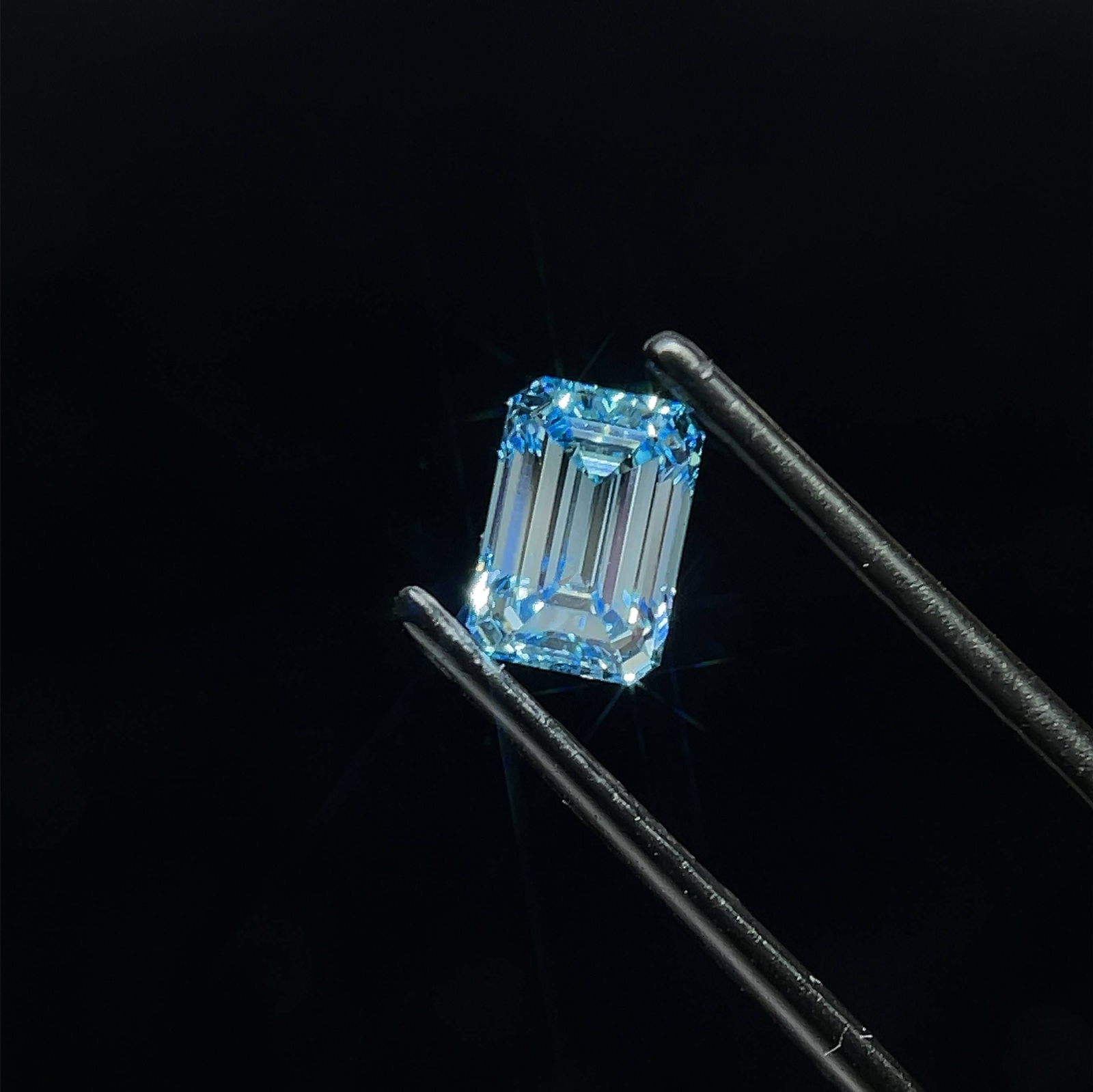 Loose Lab Diamond - IGI Emerald 1.17ct Fancy Vivid Blue VS2: Loose Lab Diamond - IGI Emerald 1.17ct Fancy Vivid Blue VS2 This listing features Loose Lab Diamond - IGI Emerald 1.17ct Fancy Vivid Blue VS2. Item specifics are provided below. Item Specifics: