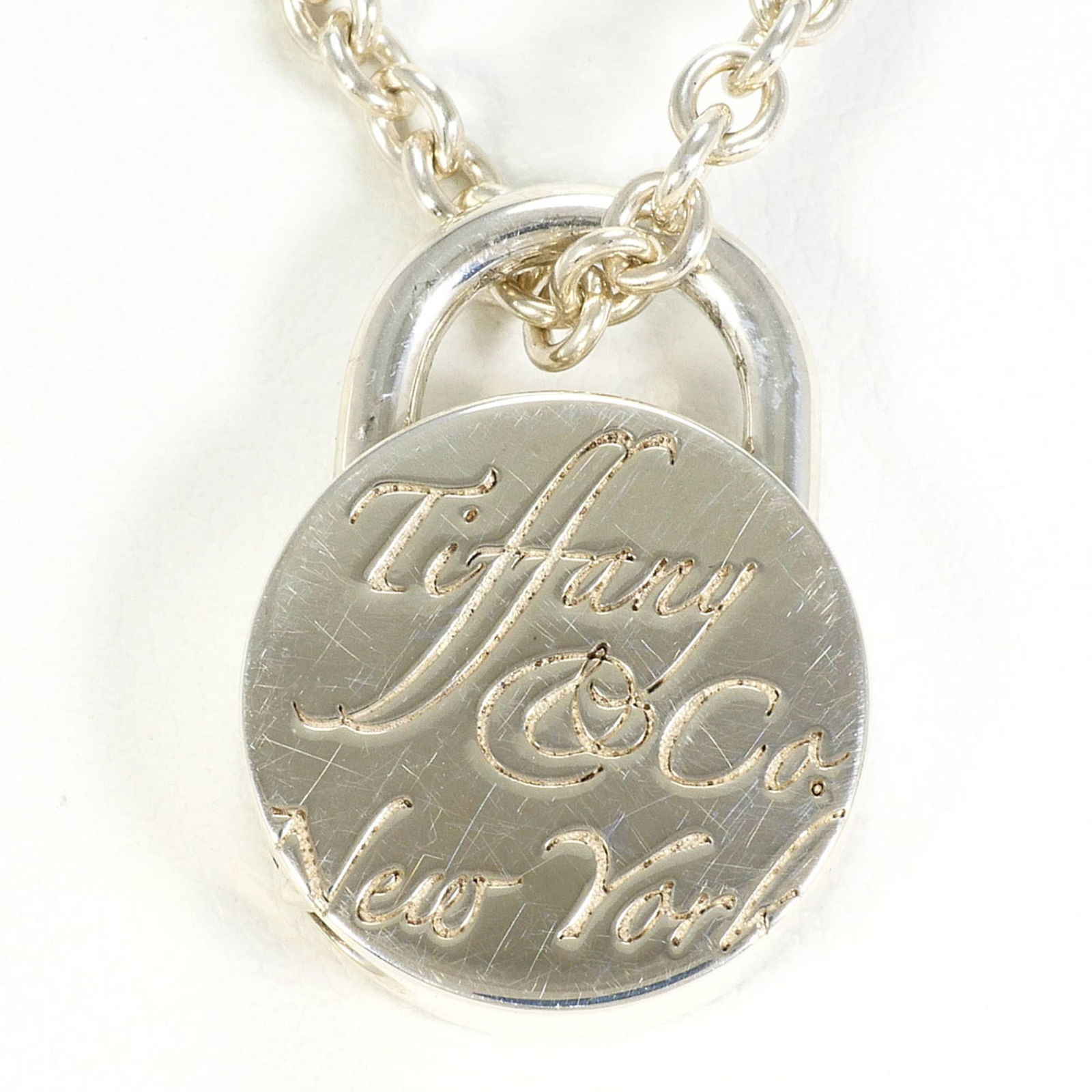 Like New - Tiffany & Co. 925 Sterling Silver Necklace - Approx. 45cm - Total Weight: 16.8g: Like New - Tiffany & Co. 925 Sterling Silver Necklace - Approx. 45cm - Total Weight: 16.8g This listing features Like New - Tiffany & Co. 925 Sterling Silver Necklace - Approx. 45cm - Total Weight: