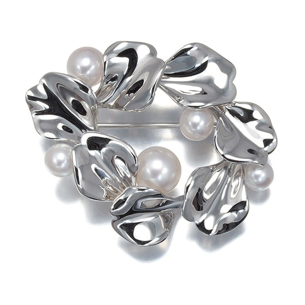 Silver Mikimoto Brooch Akoya Pearl 4.5-7.0Mm Les Petales Place Vendome: Silver Mikimoto Brooch Akoya Pearl 4.5-7.0Mm Les Petales Place Vendome This listing features Silver Mikimoto Brooch Akoya Pearl 4.5-7.0Mm Les Petales Place Vendome. Item specifics are provided below.