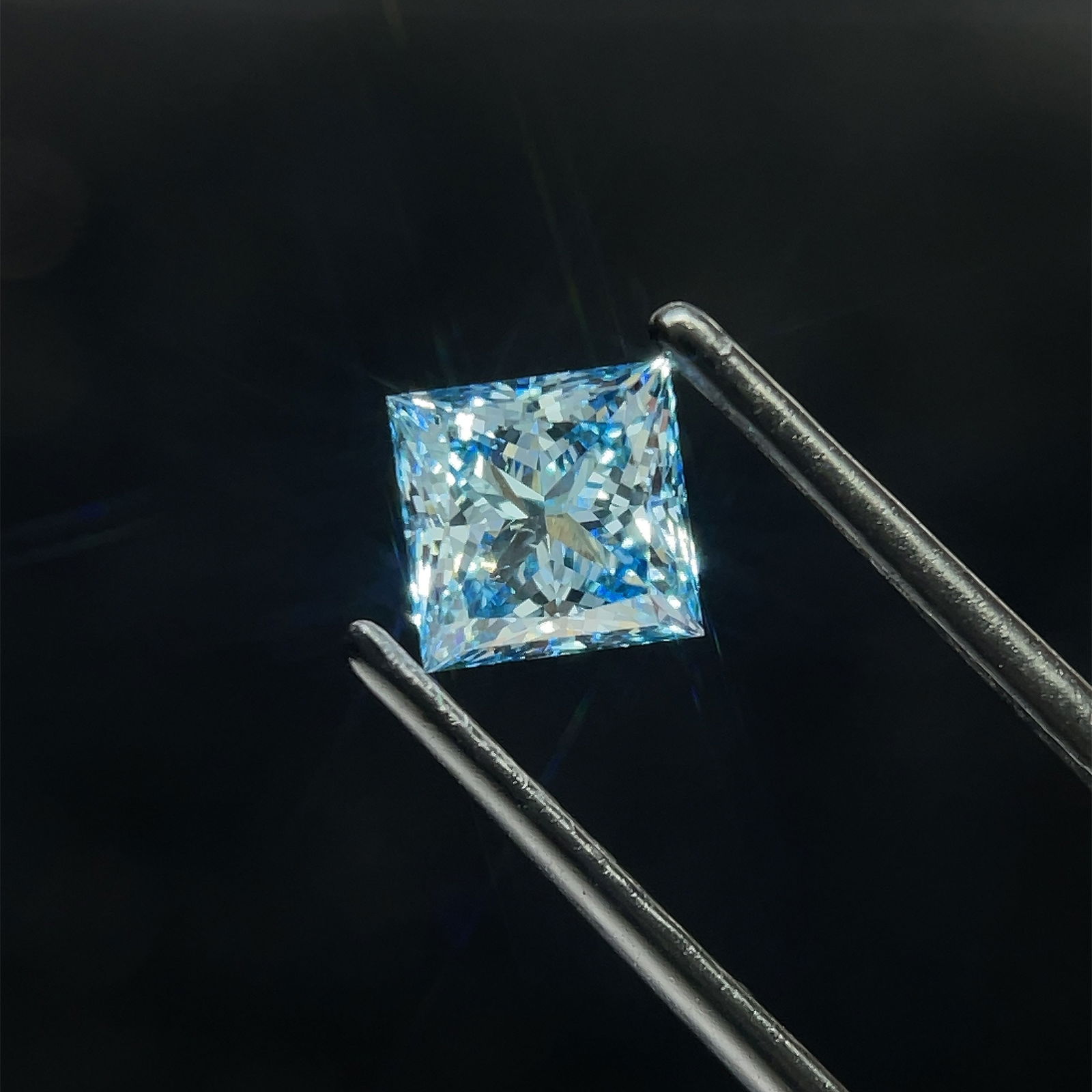 Loose Lab Diamond - Princess 1.28ct Blue SI1: Loose Lab Diamond - Princess 1.28ct Blue SI1 This listing features Loose Lab Diamond - Princess 1.28ct Blue SI1. Item specifics are provided below. Item Specifics: Source: This Is A Real Diamond
