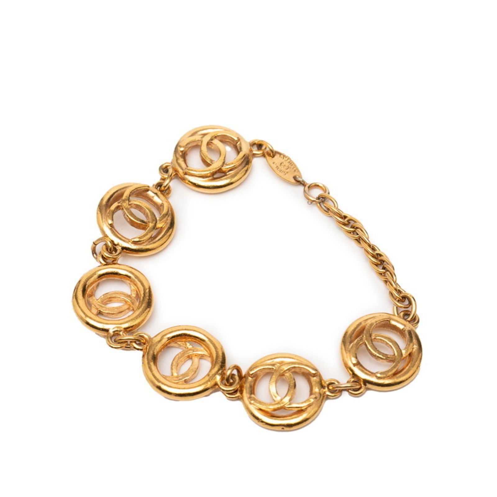 Bracelet Chanel Charm: Bracelet Chanel Charm This listing features Bracelet Chanel Charm. Item specifics are provided below. Item Specifics: Brand: Chanel Type: Charm Bracelet Gender: Women Color: Gold Season: Vintage Lengt