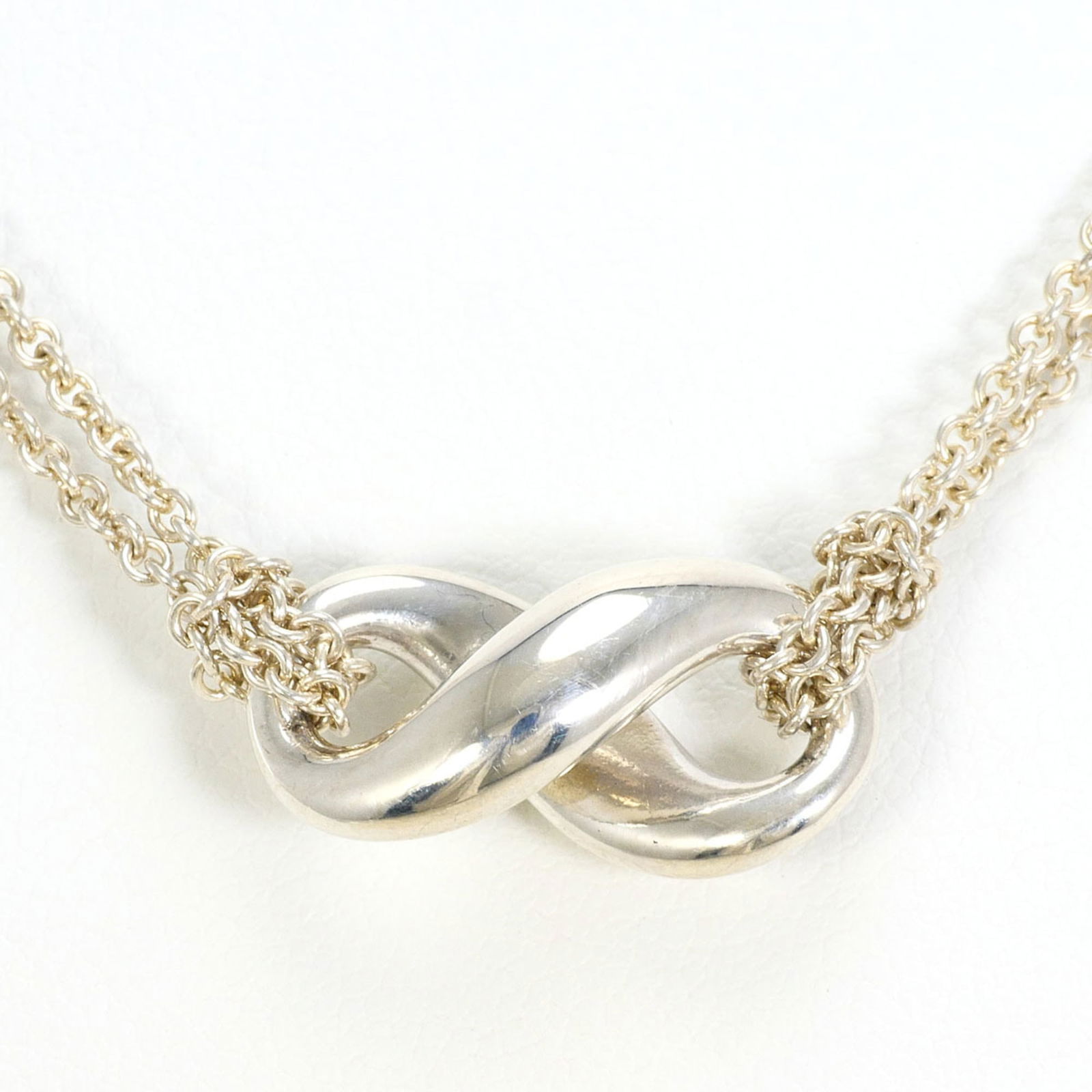 Like New - Tiffany & Co. 925 Sterling Silver Necklace - Approx. 16.5 inches (40cm) - Total Weight:: Like New - Tiffany & Co. 925 Sterling Silver Necklace - Approx. 16.5 inches (40cm) - Total Weight: 7.6g This listing features Like New - Tiffany & Co. 925 Sterling Silver Necklace - Approx. 16.5 inche