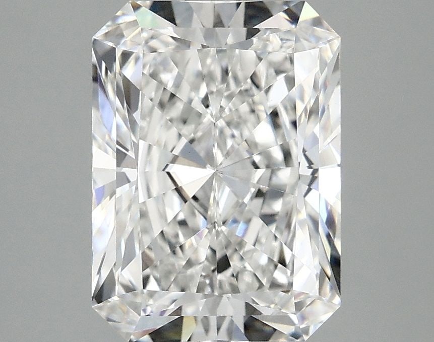 Loose Lab Diamond - IGI Radiant 3.08ct E VVS2: Loose Lab Diamond - IGI Radiant 3.08ct E VVS2 This listing features Loose Lab Diamond - IGI Radiant 3.08ct E VVS2. Item specifics are provided below. Item Specifics: Source: This Is A Real Diamond