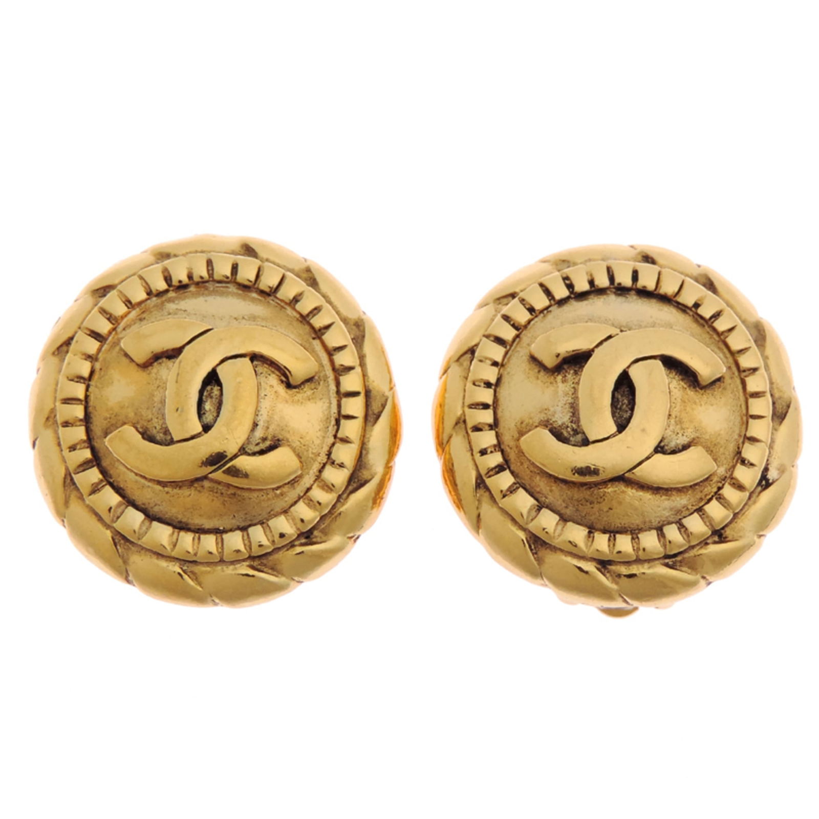 Plating Chanel Clip Earrings Gold: Plating Chanel Clip Earrings Gold This listing features Plating Chanel Clip Earrings Gold. Item specifics are provided below. Item Specifics: Brand: Chanel Type: Clip Earrings Gender: Women