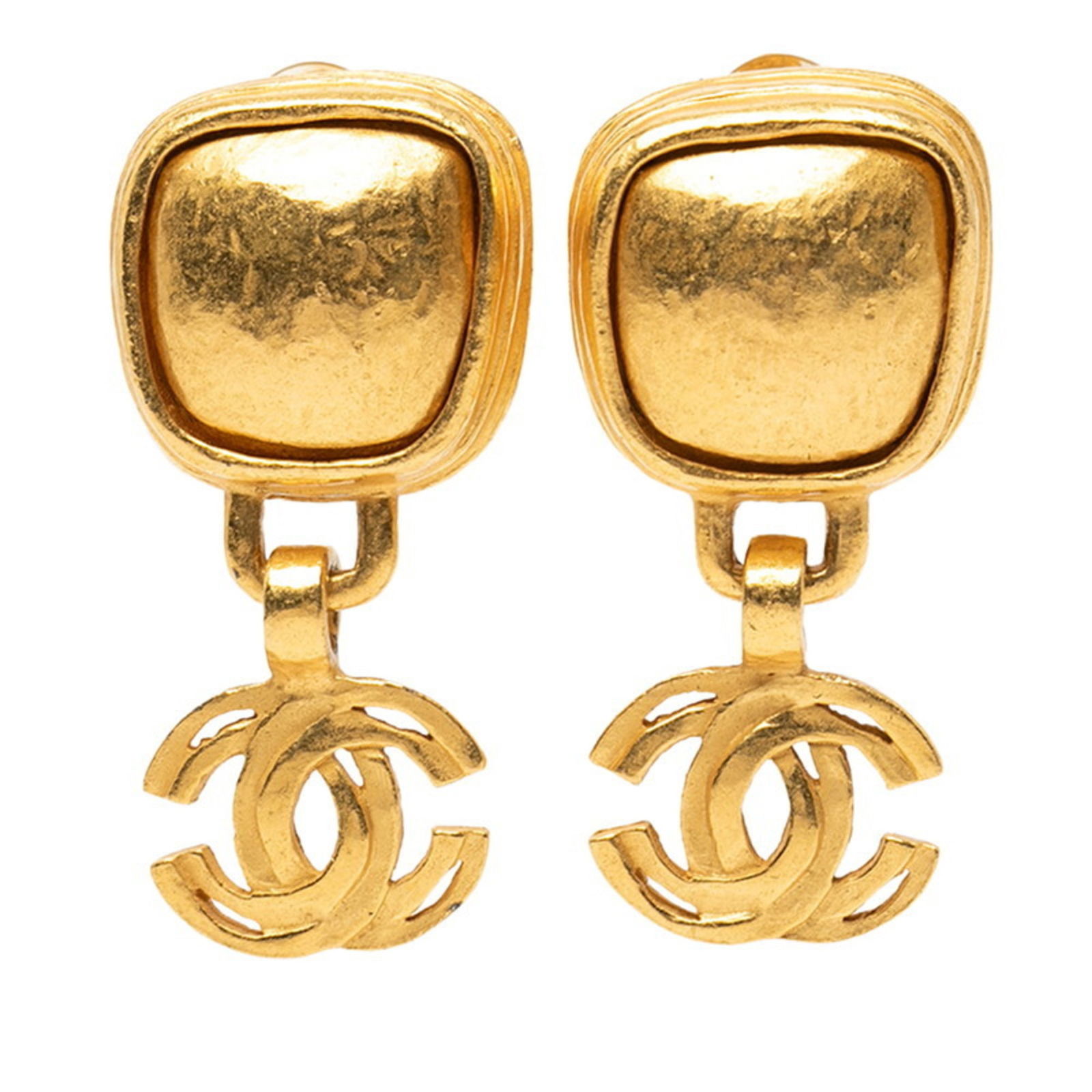 Plating Chanel Clip Earrings Gold: Plating Chanel Clip Earrings Gold This listing features Plating Chanel Clip Earrings Gold. Item specifics are provided below. Item Specifics: Brand: Chanel Type: Clip Earrings Gender: Women Material: