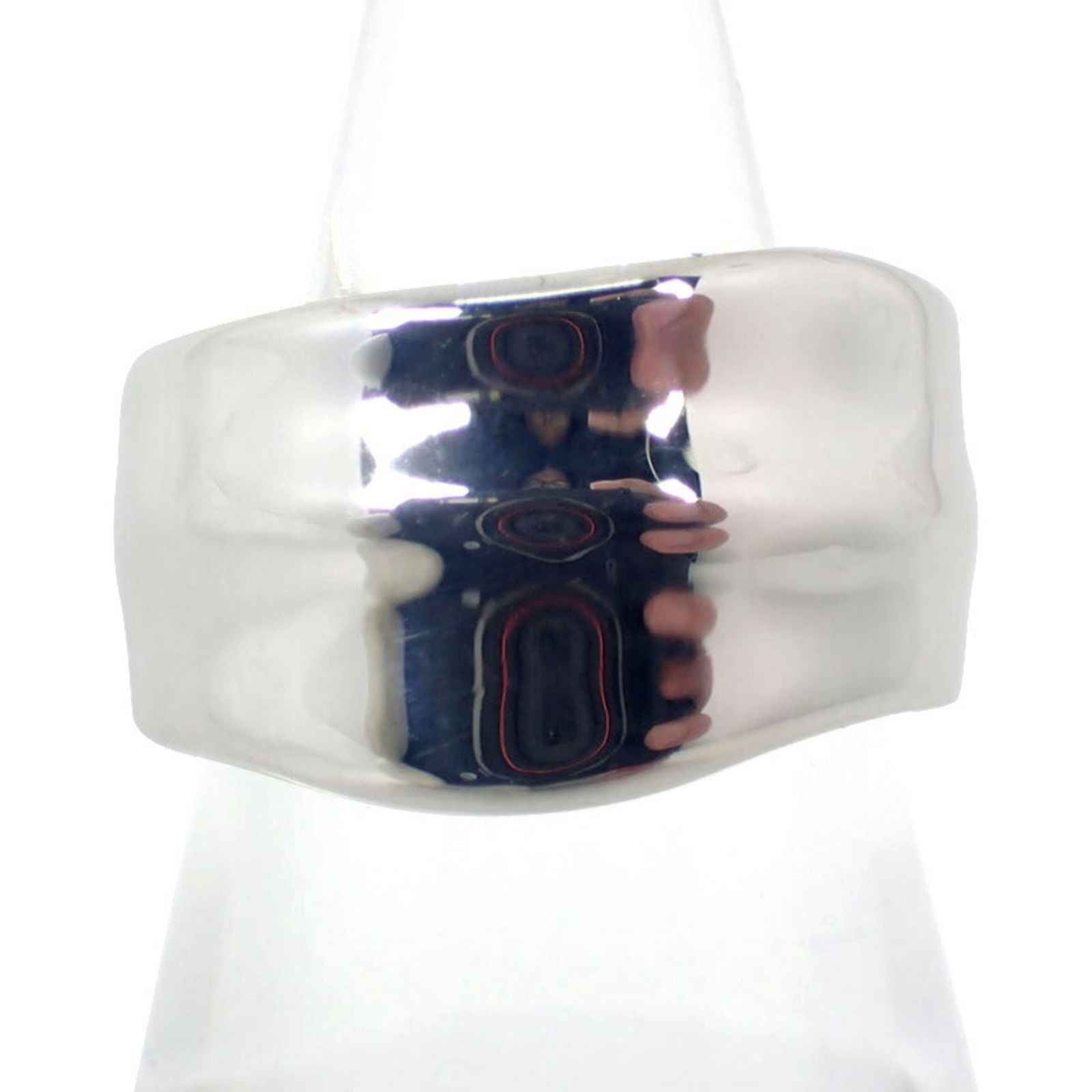 925 Tiffany Band Ring Sterling Silver: 925 Tiffany Band Ring Sterling Silver This listing features 925 Tiffany Band Ring Sterling Silver. Item specifics are provided below. Item Specifics: Brand: Tiffany Type: Band Ring Gender: Women Mater