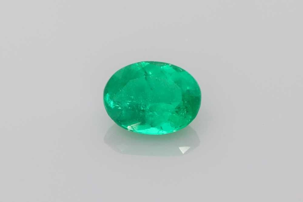 Loose Emerald Gemstone - GIA Oval 1.68ct Green SI: Loose Emerald Gemstone - GIA Oval 1.68ct Green SI This listing features Loose Emerald Gemstone - GIA Oval 1.68ct Green SI. Item specifics are provided below. Item Specifics: Type: Emerald Carat: