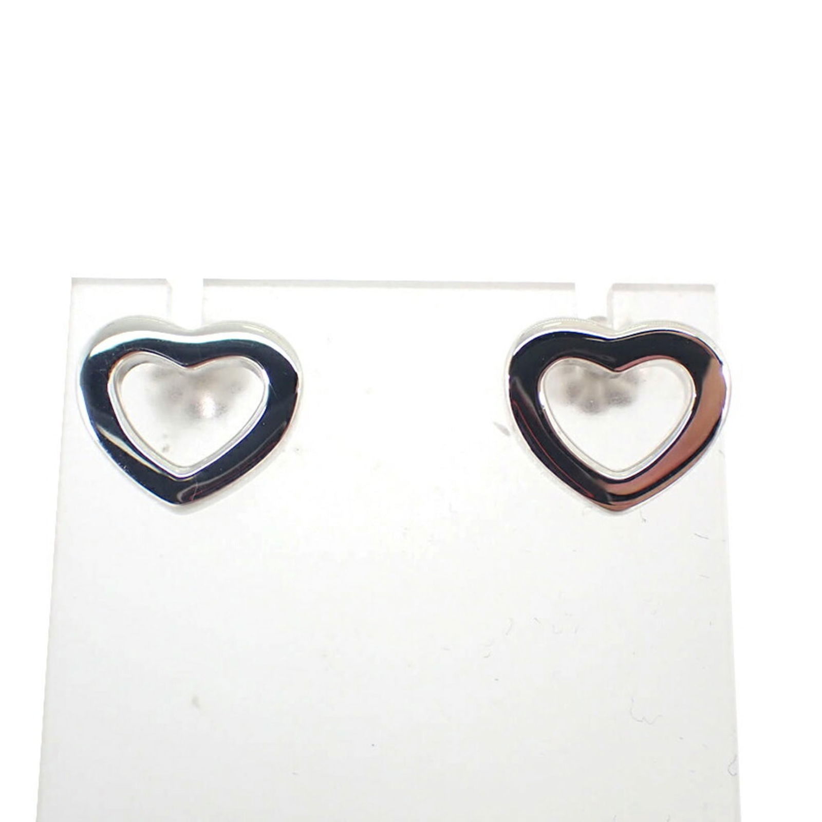 925 Tiffany Stud Earrings Sterling Silver: 925 Tiffany Stud Earrings Sterling Silver This listing features 925 Tiffany Stud Earrings Sterling Silver. Item specifics are provided below. Item Specifics: Brand: Tiffany Type: Stud Earrings