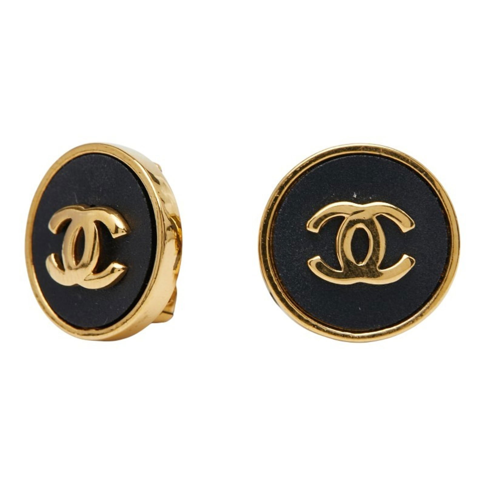 Leather Chanel Clip Earrings: Leather Chanel Clip Earrings This listing features Leather Chanel Clip Earrings. Item specifics are provided below. Item Specifics: Brand: Chanel Type: Clip Earrings Gender: Women Material: Leather