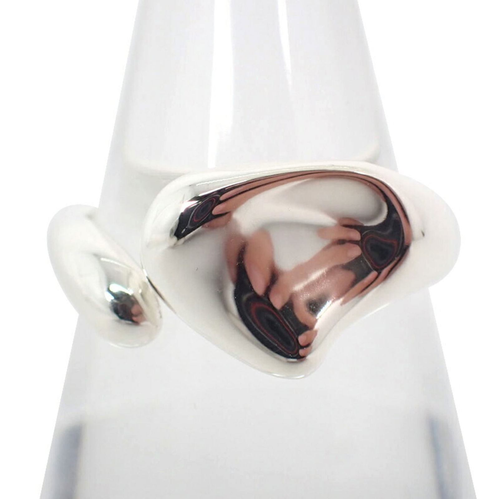 925 Tiffany Band Ring Sterling Silver: 925 Tiffany Band Ring Sterling Silver This listing features 925 Tiffany Band Ring Sterling Silver. Item specifics are provided below. Item Specifics: Brand: Tiffany Type: Band Ring Gender: Women Mater