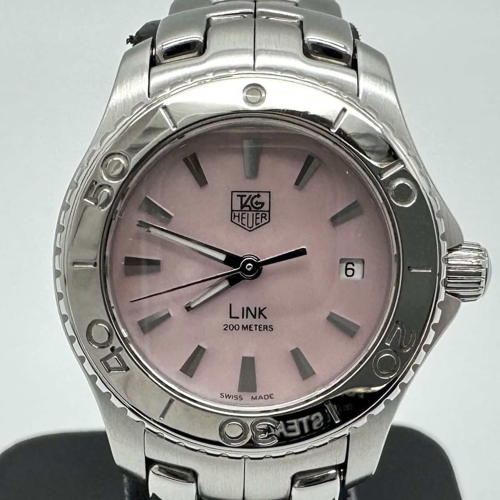Wristwatch Tag Heuer: Wristwatch Tag Heuer This listing features Wristwatch Tag Heuer. Item specifics are provided below. Item Specifics: Brand: Tag Heuer Type: Wristwatch Gender: Women Material (Case): Stainless Steel Mat