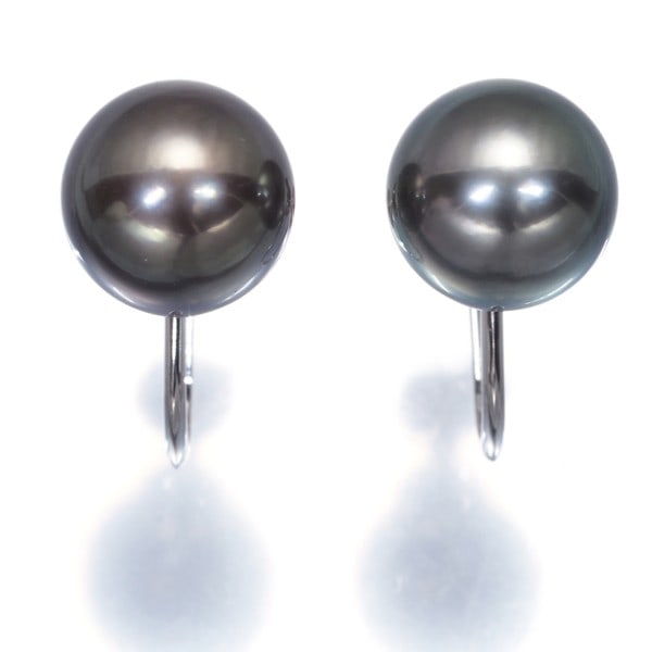 Wg Mikimoto Earrings Black South Sea Pearl 10.0Mm Solitaire 18K: Wg Mikimoto Earrings Black South Sea Pearl 10.0Mm Solitaire 18K This listing features Wg Mikimoto Earrings Black South Sea Pearl 10.0Mm Solitaire 18K. Item specifics are provided below. Item