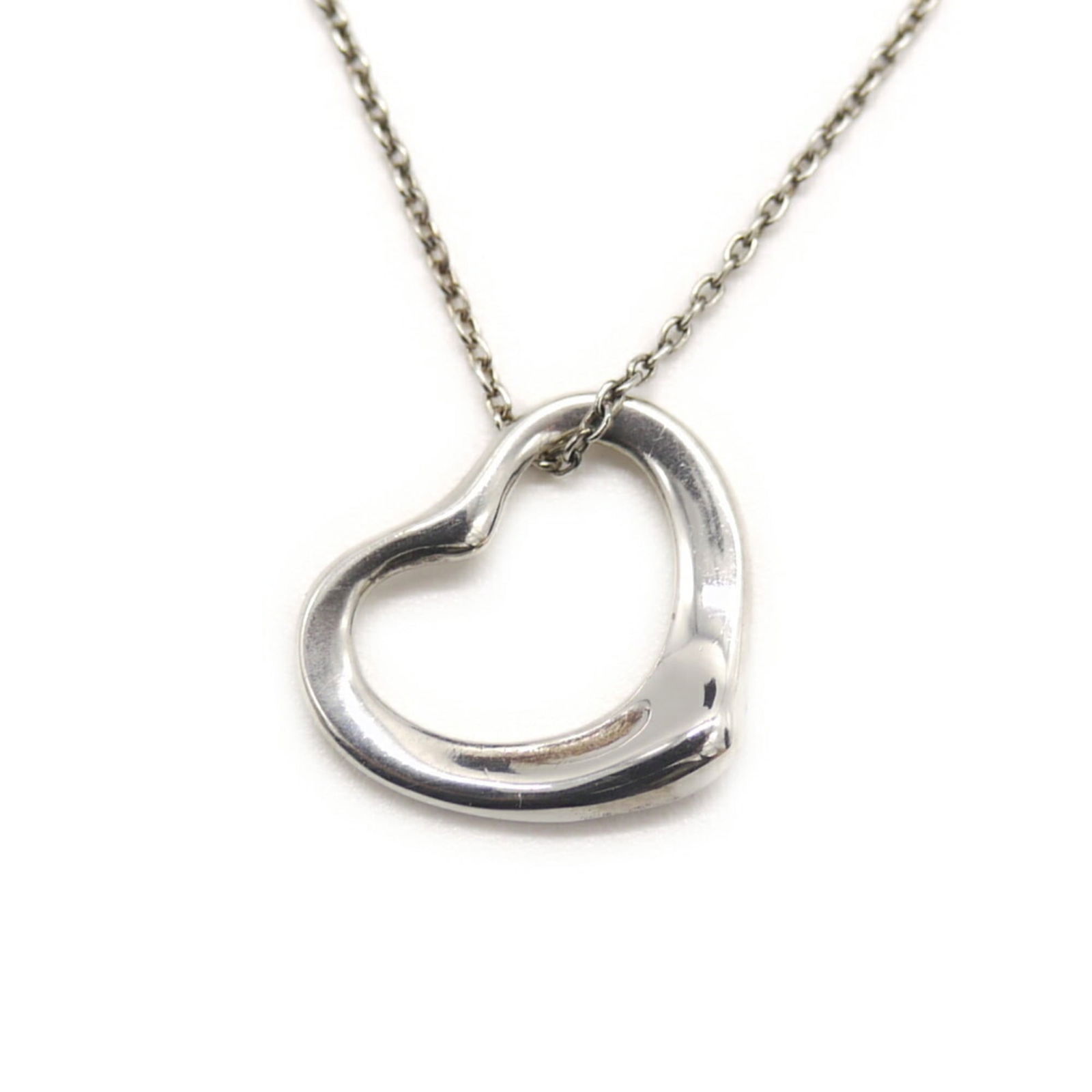 Chain TIFFANY & Co. Tiffany Elsa Peretti Heart Pendant Necklace Silver 925 Azuki: Chain TIFFANY & Co. Tiffany Elsa Peretti Heart Pendant Necklace Silver 925 Azuki This listing features Chain TIFFANY & Co. Tiffany Elsa Peretti Heart Pendant Necklace Silver 925 Azuki. Item specifics
