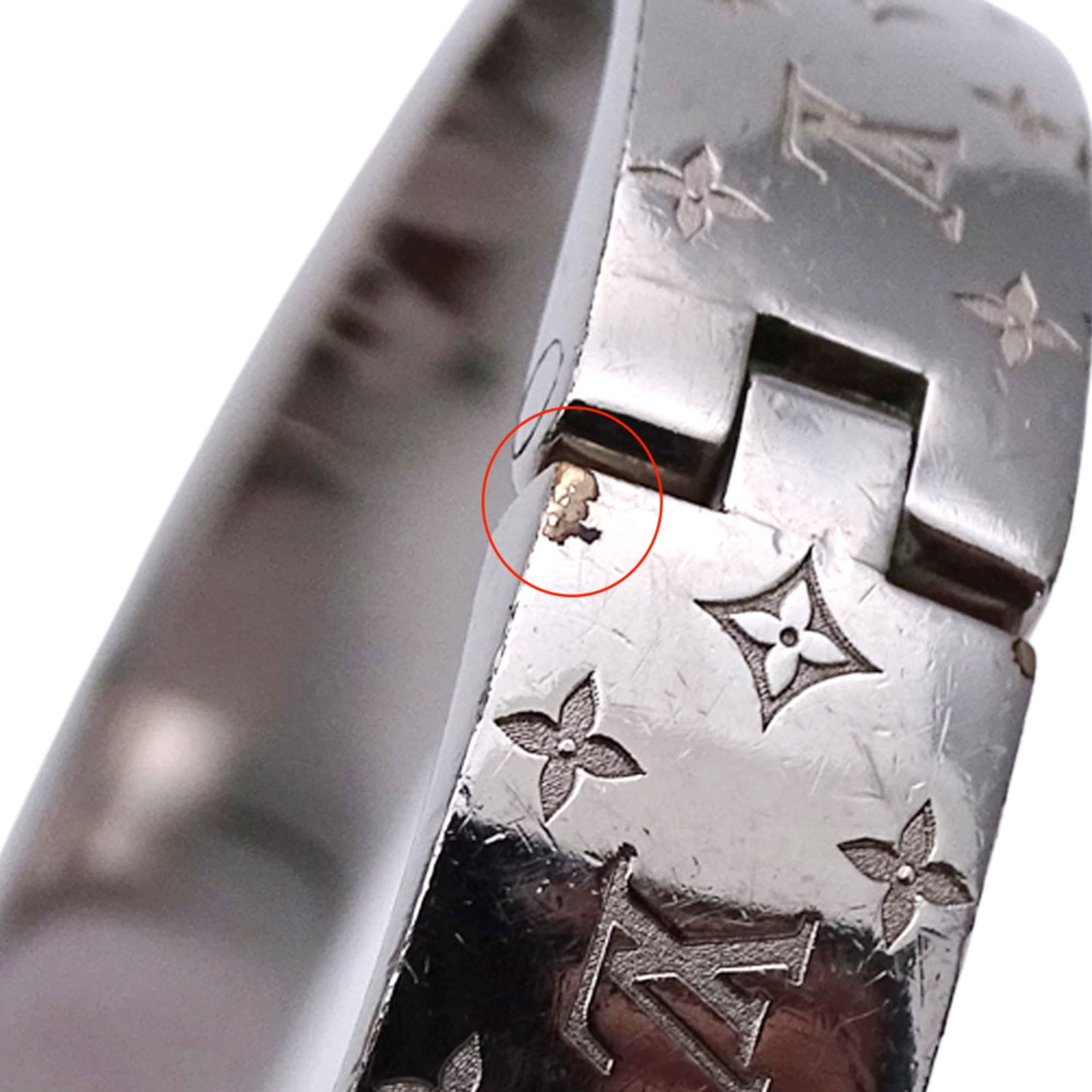 Metal Louis Vuitton Bangle - 10