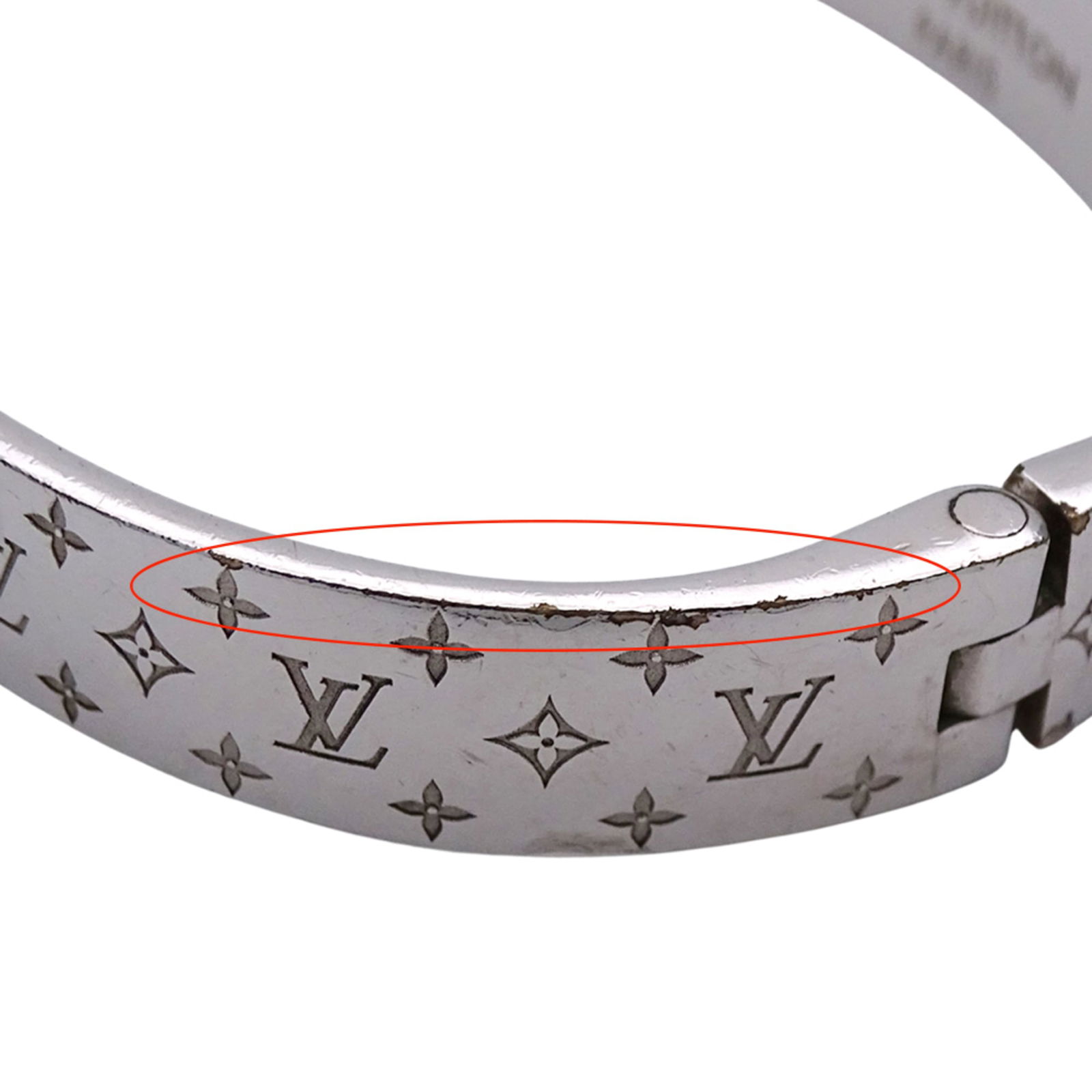 Metal Louis Vuitton Bangle - 9