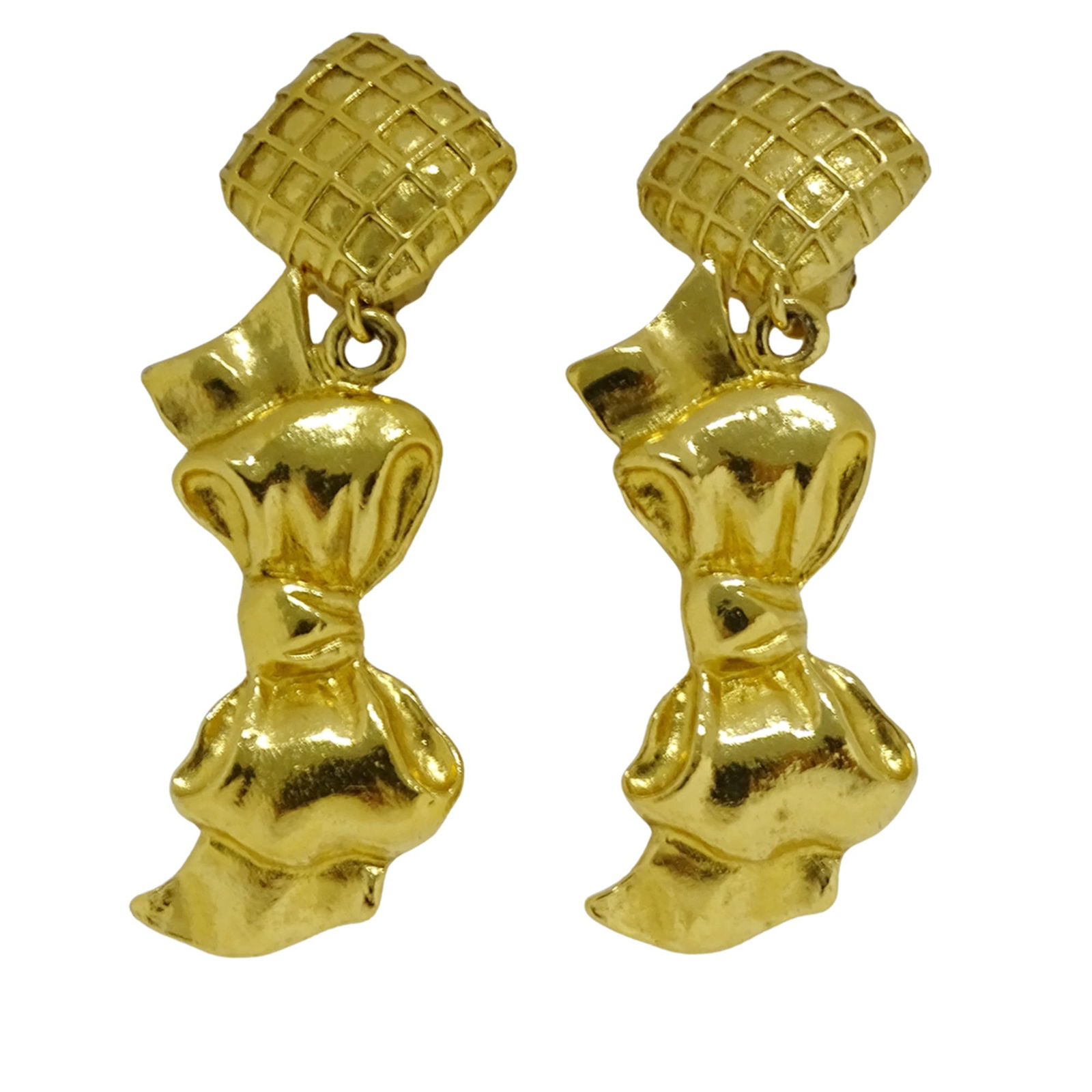 Plating Chanel Clip Earrings Gold: Plating Chanel Clip Earrings Gold This listing features Plating Chanel Clip Earrings Gold. Item specifics are provided below. Item Specifics: Brand: Chanel Type: Clip Earrings Gender: Women