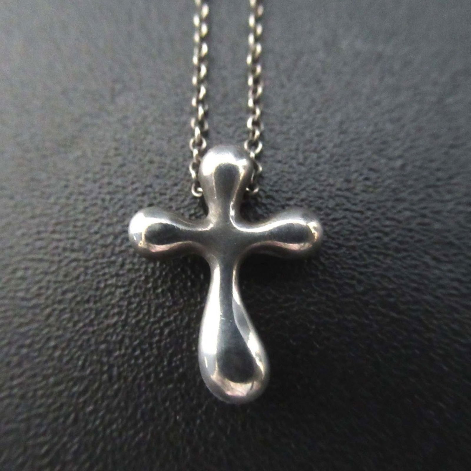 Women Tiffany & Co. Elsa Peretti Small Cross Necklace Pendant in 925 SV Silver for: Women Tiffany & Co. Elsa Peretti Small Cross Necklace Pendant in 925 SV Silver for This listing features Women Tiffany & Co. Elsa Peretti Small Cross Necklace Pendant in 925 SV Silver for. Item