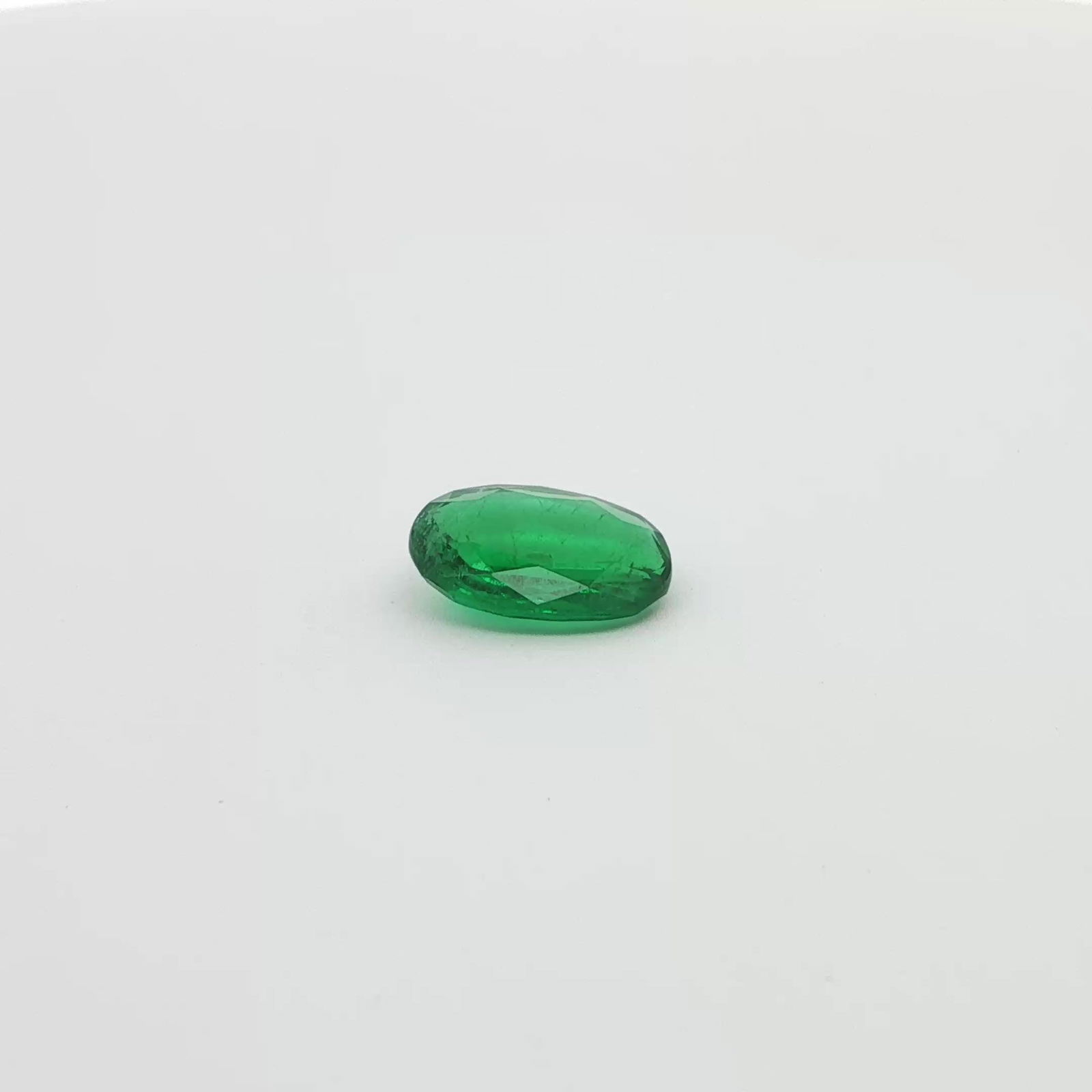 Loose Emerald Gemstone - GSI Oval 2.21ct Green MI: Loose Emerald Gemstone - GSI Oval 2.21ct Green MI This listing features Loose Emerald Gemstone - GSI Oval 2.21ct Green MI. Item specifics are provided below. Item Specifics: Type: Emerald Carat: