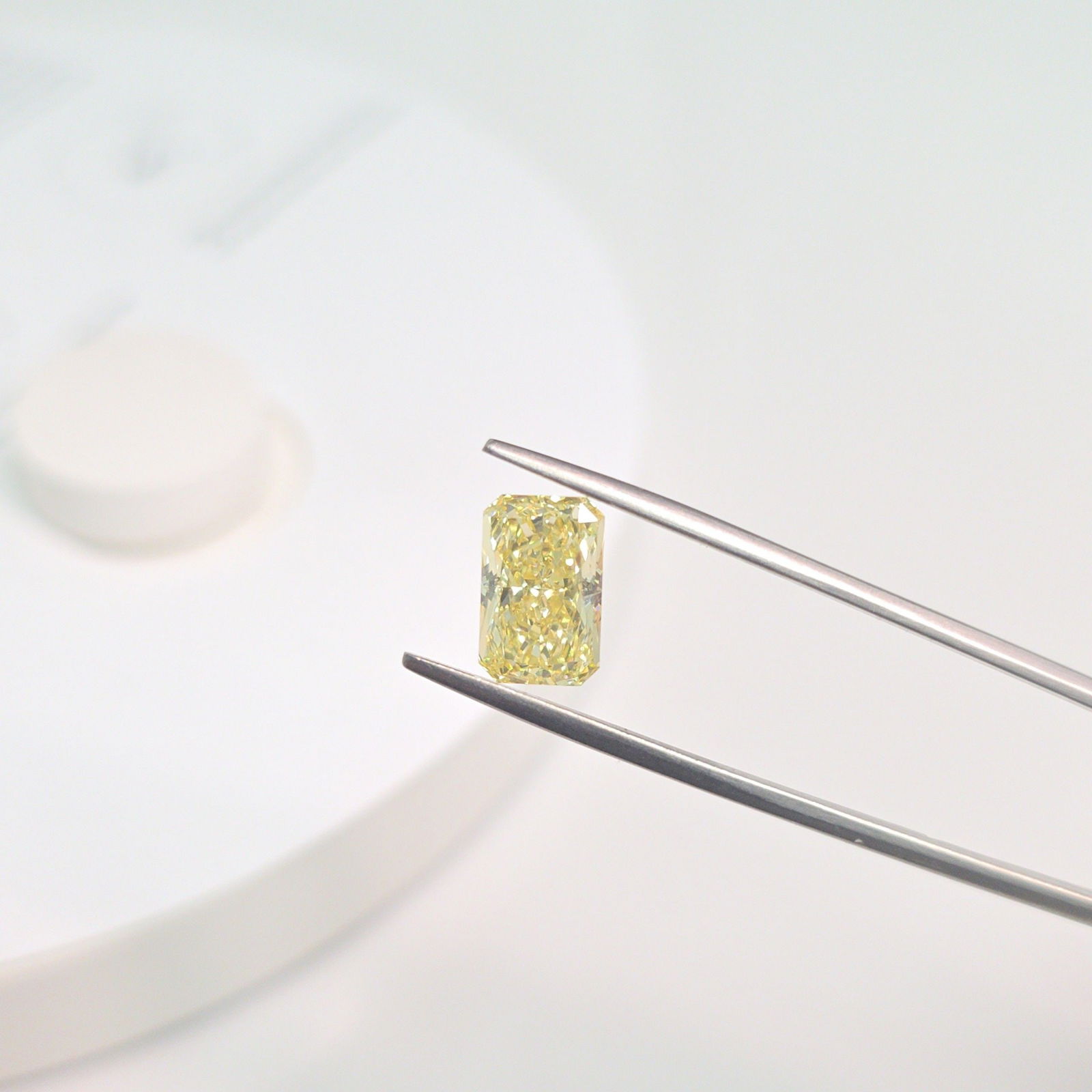 Loose Lab Diamond - IGI Radiant 3.02ct Fancy Intense Yellow VS2: Loose Lab Diamond - IGI Radiant 3.02ct Fancy Intense Yellow VS2 This listing features Loose Lab Diamond - IGI Radiant 3.02ct Fancy Intense Yellow VS2. Item specifics are provided below. Item