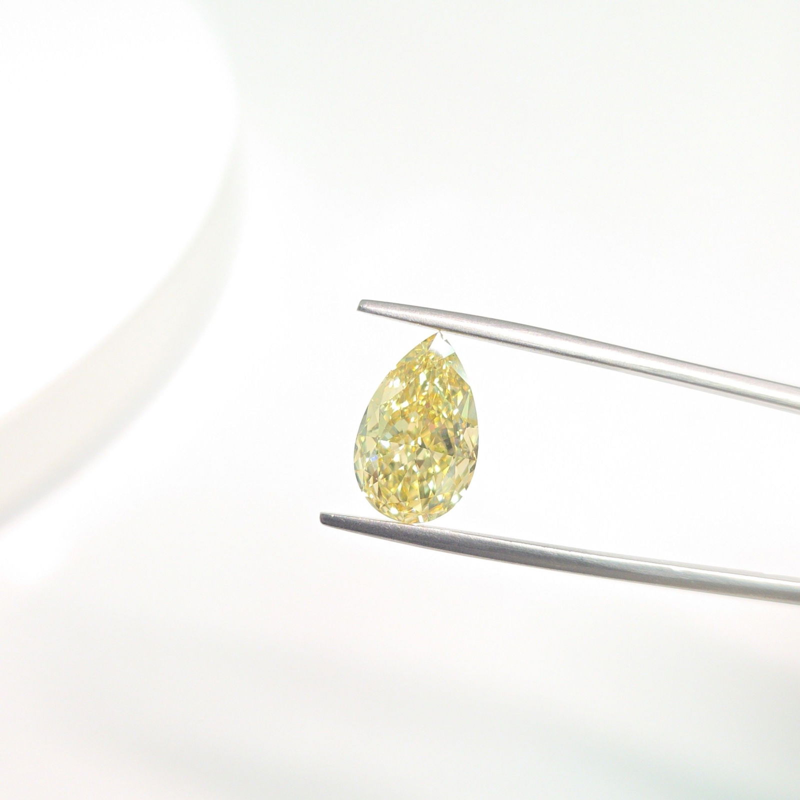 Loose Lab Diamond - IGI Pear 4.01ct Fancy Intense Yellow VS2: Loose Lab Diamond - IGI Pear 4.01ct Fancy Intense Yellow VS2 This listing features Loose Lab Diamond - IGI Pear 4.01ct Fancy Intense Yellow VS2. Item specifics are provided below. Item Specifics: