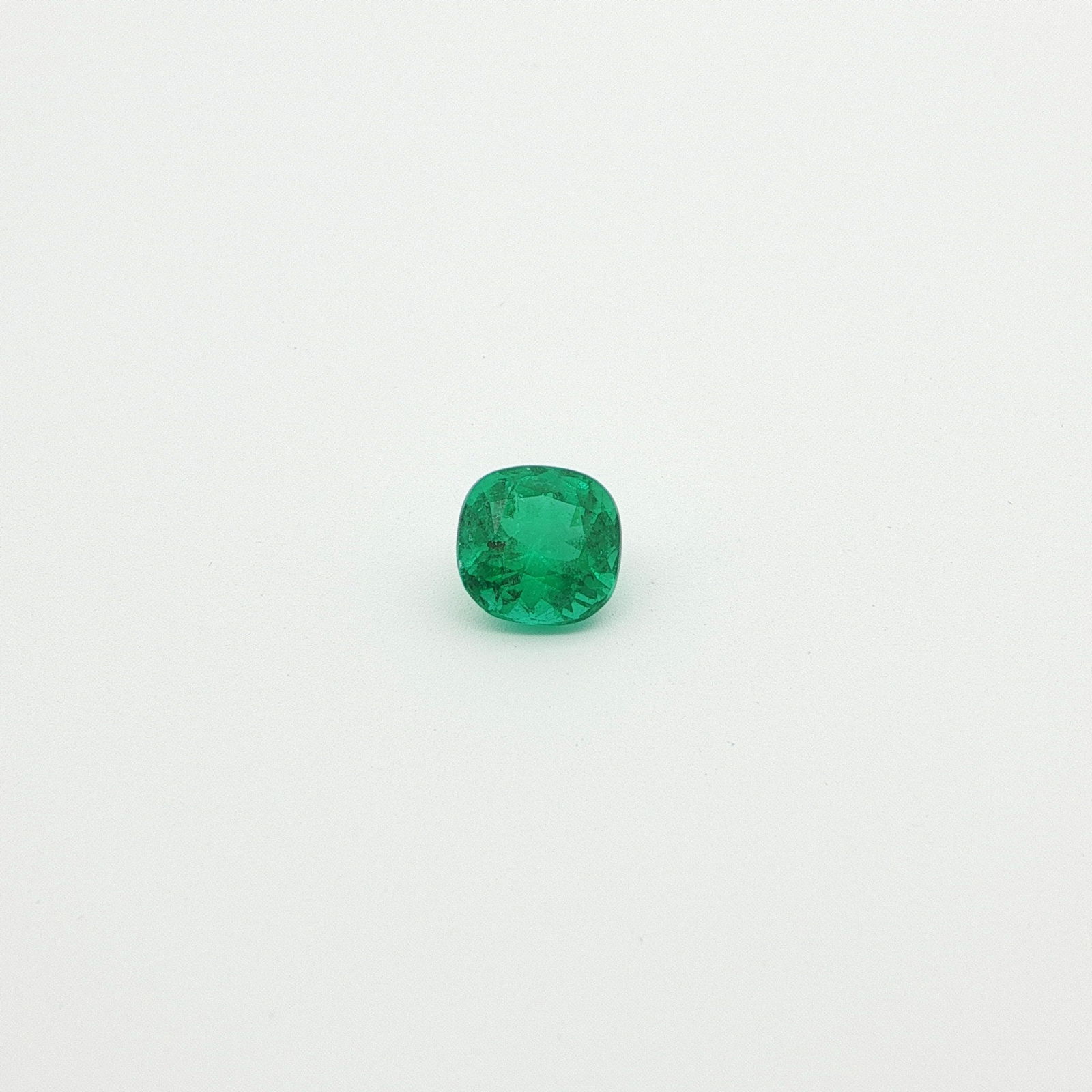 Loose Emerald Gemstone - GSI Cushion 2.13ct Green SI: Loose Emerald Gemstone - GSI Cushion 2.13ct Green SI This listing features Loose Emerald Gemstone - GSI Cushion 2.13ct Green SI. Item specifics are provided below. Item Specifics: Type: Emerald Carat: