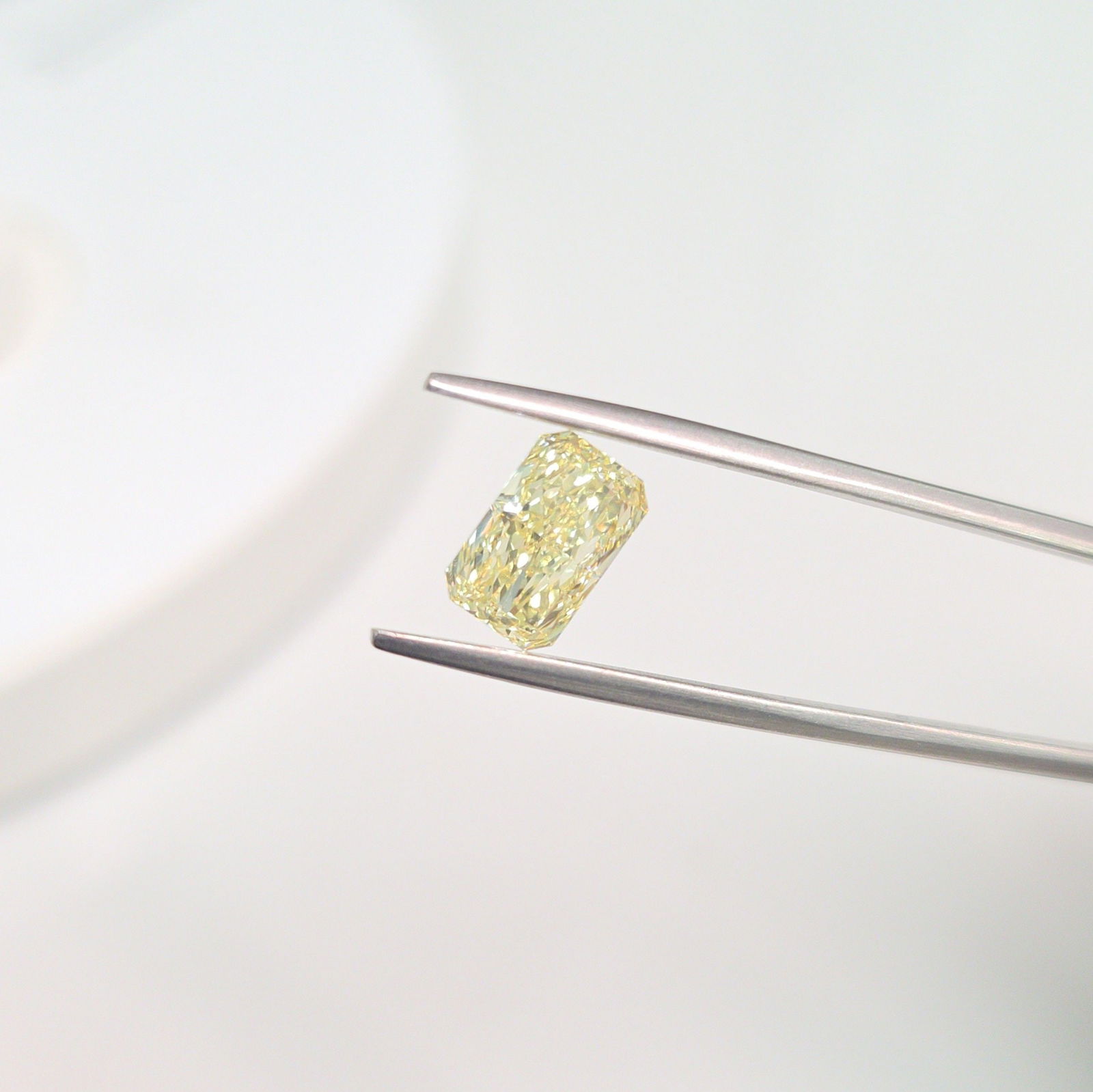 Loose Lab Diamond - IGI Radiant 1.96ct Fancy Yellow VS1 (1 of 1)