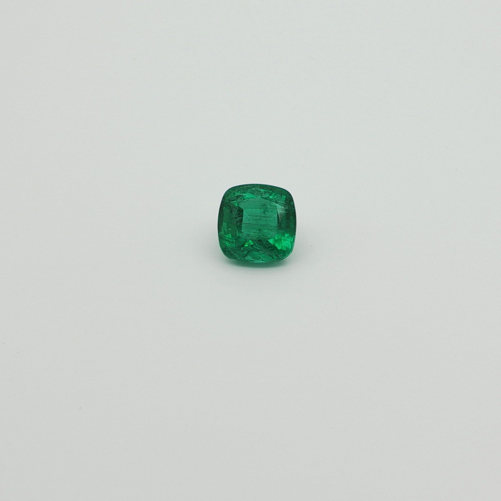Loose Emerald Gemstone - GSI Cushion 2.81ct Green SI: Loose Emerald Gemstone - GSI Cushion 2.81ct Green SI This listing features Loose Emerald Gemstone - GSI Cushion 2.81ct Green SI. Item specifics are provided below. Item Specifics: Type: Emerald
