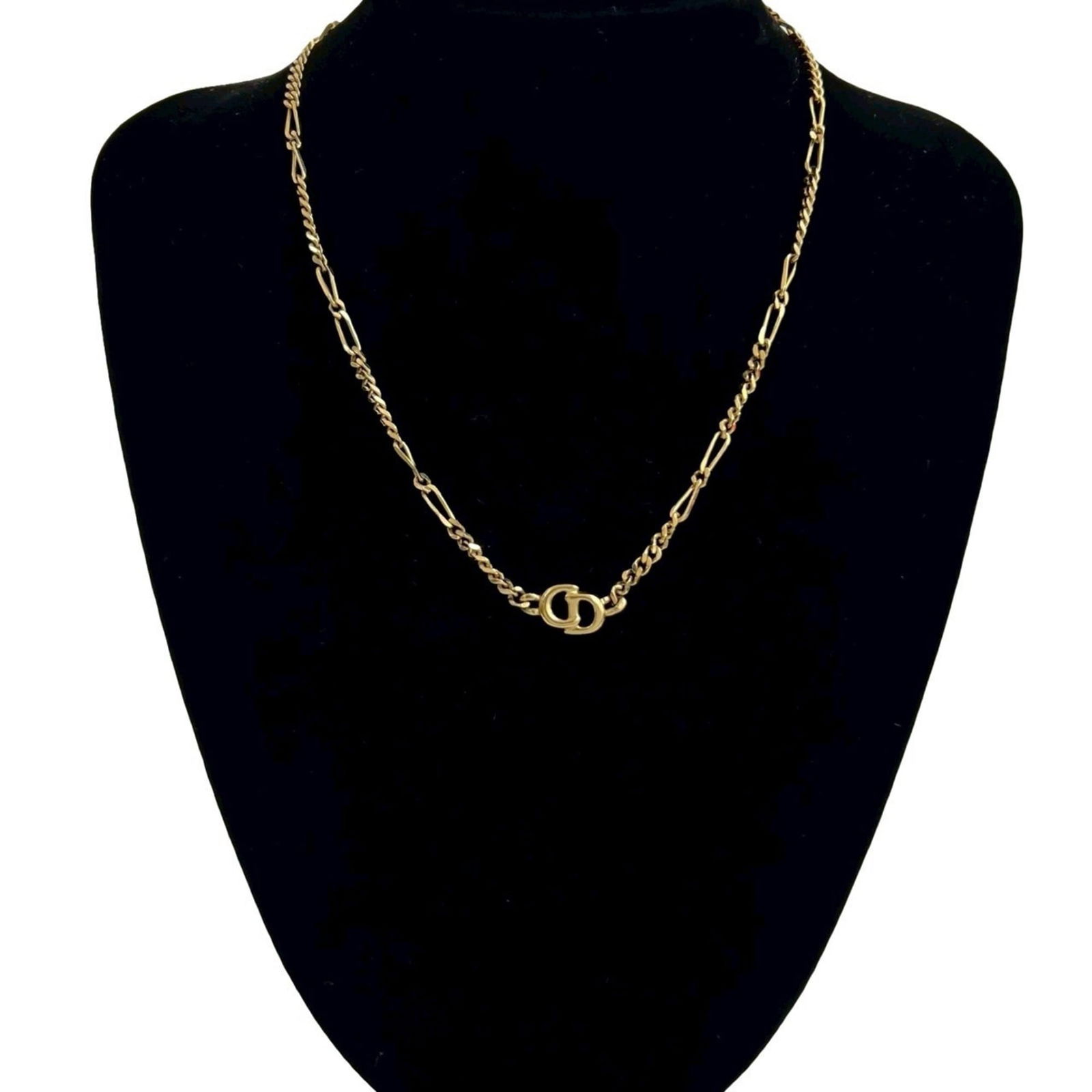 24-10 Christian Dior CD logo motif kihei chain necklace pendant gold size: 24-10 Christian Dior CD logo motif kihei chain necklace pendant gold size This listing features 24-10 Christian Dior CD logo motif kihei chain necklace pendant gold size. Item specifics are provided