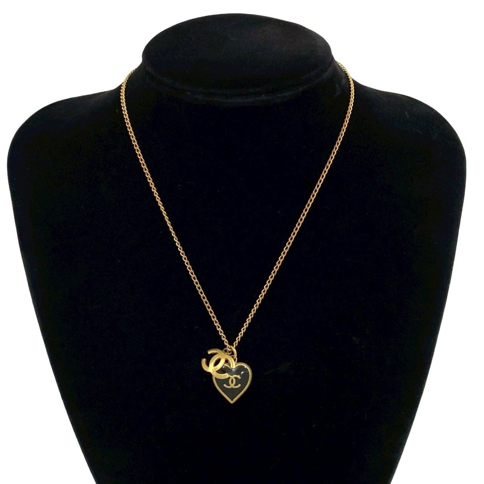 (69096) CHANEL Coco Mark Heart Motif GP Chain Necklace Pendant in Gold and Black: (69096) CHANEL Coco Mark Heart Motif GP Chain Necklace Pendant in Gold and Black This listing features (69096) CHANEL Coco Mark Heart Motif GP Chain Necklace Pendant in Gold and Black. Item specifics