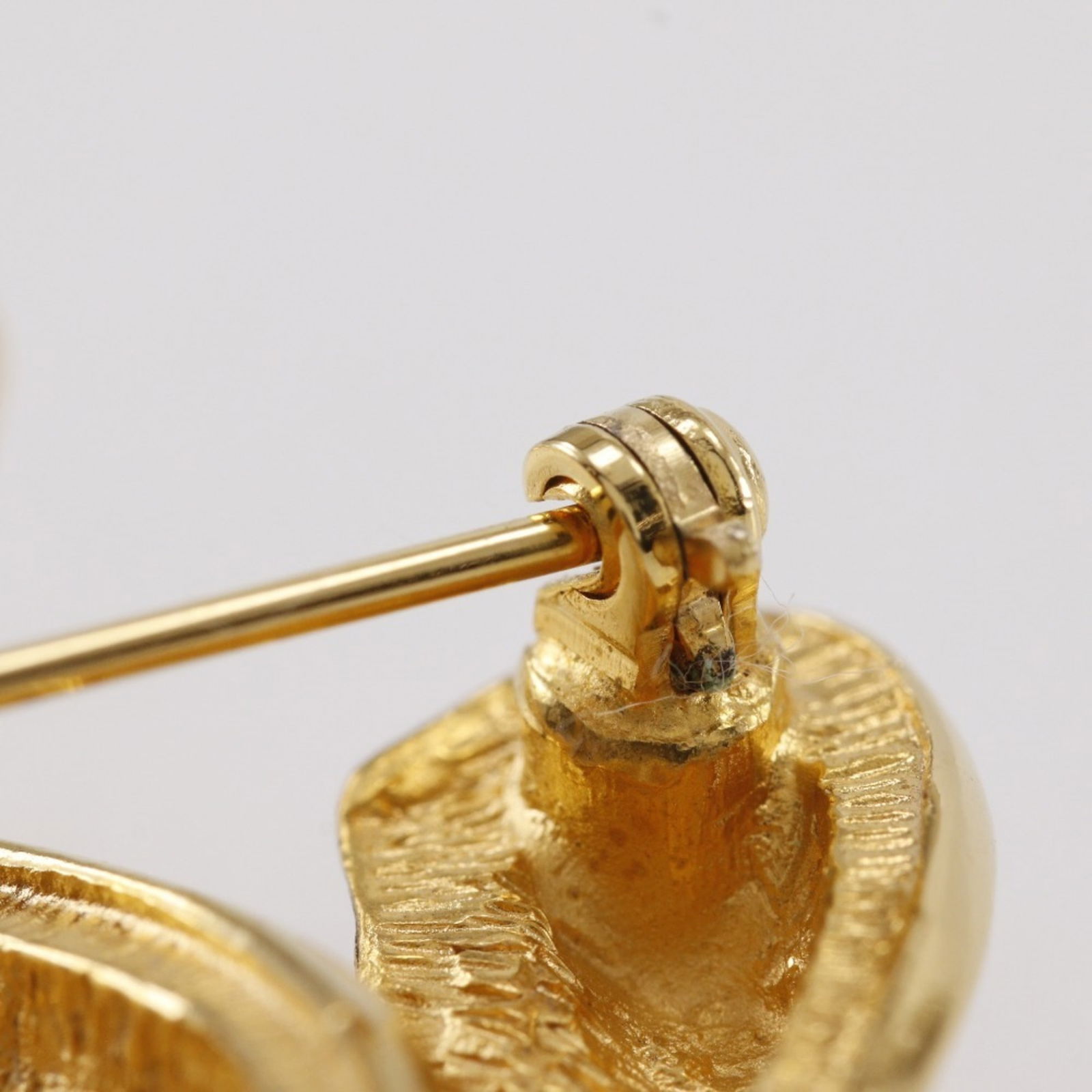 Plating Chanel Brooch Gold - 9