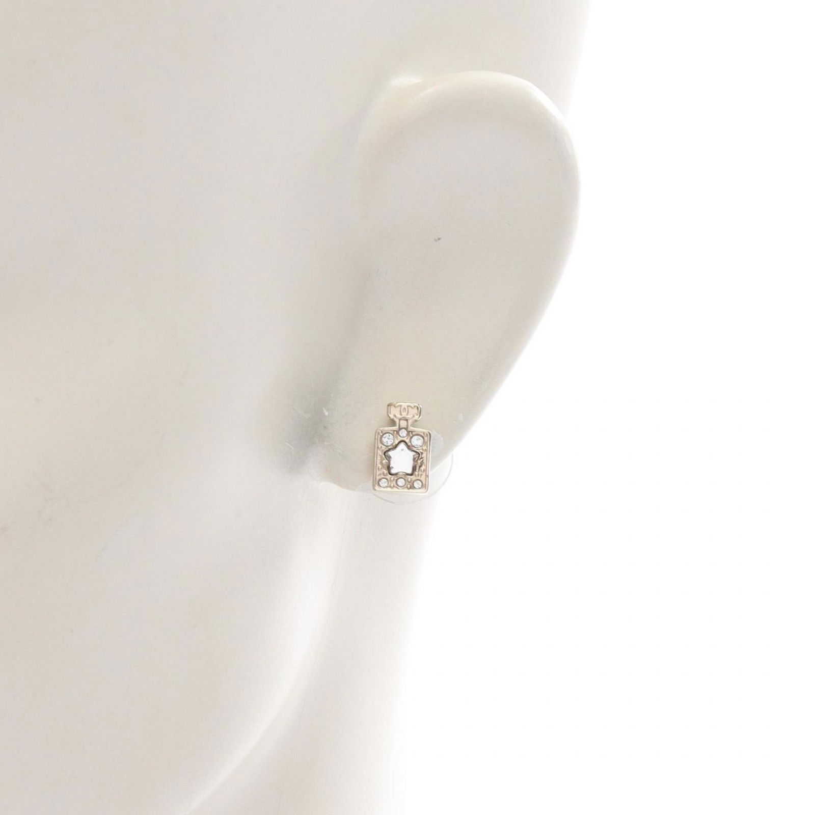 Plating Chanel Stud Earrings Gold - 4