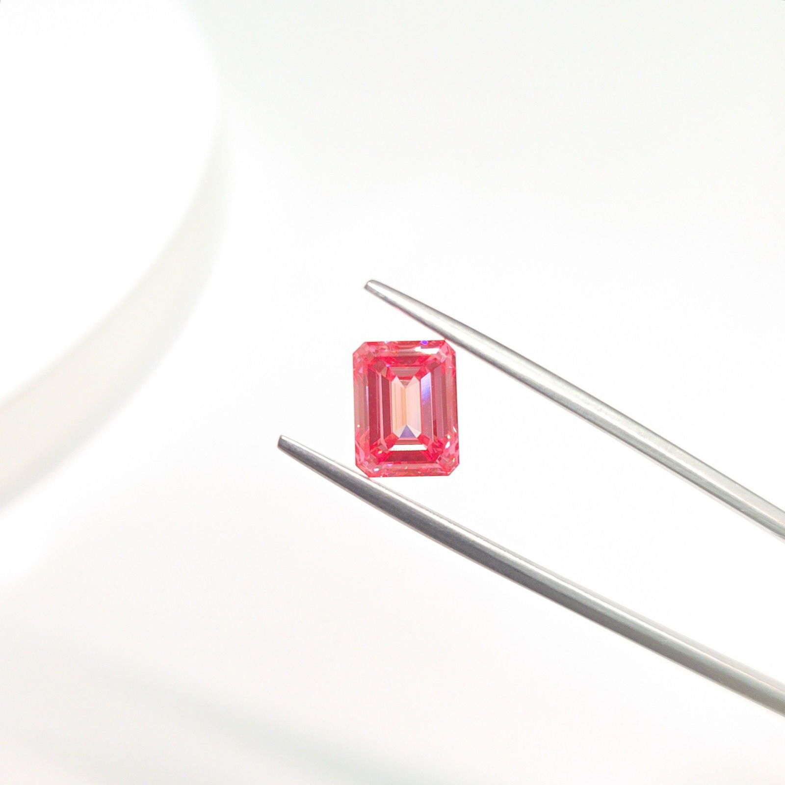 Loose Lab Diamond - IGI Emerald 2.86ct Fancy Vivid Pink VS1: Loose Lab Diamond - IGI Emerald 2.86ct Fancy Vivid Pink VS1 This listing features Loose Lab Diamond - IGI Emerald 2.86ct Fancy Vivid Pink VS1. Item specifics are provided below. Item Specifics: