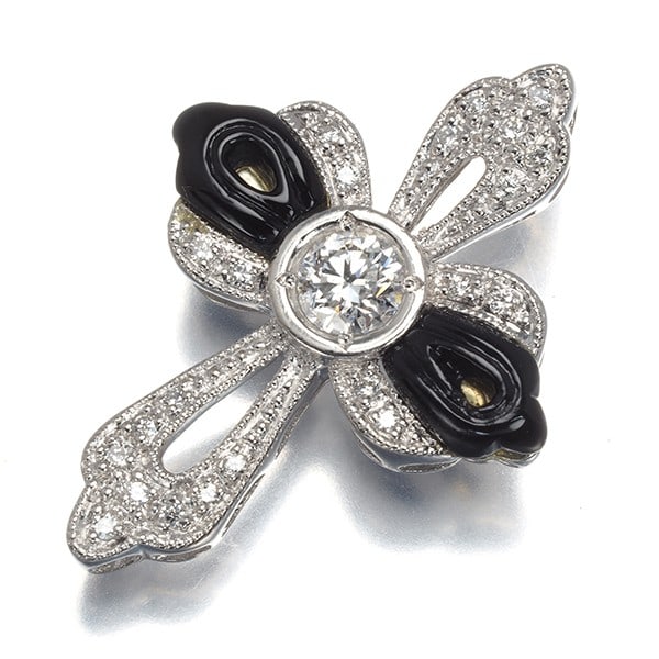 Platinum Diamond 0.308Ct/ 0.11Ct Onyx Cross Milgrain Pendant 900: Platinum Diamond 0.308Ct/ 0.11Ct Onyx Cross Milgrain Pendant 900 This listing features Platinum Diamond 0.308Ct/ 0.11Ct Onyx Cross Milgrain Pendant 900. Item specifics are provided below. Item Specifi