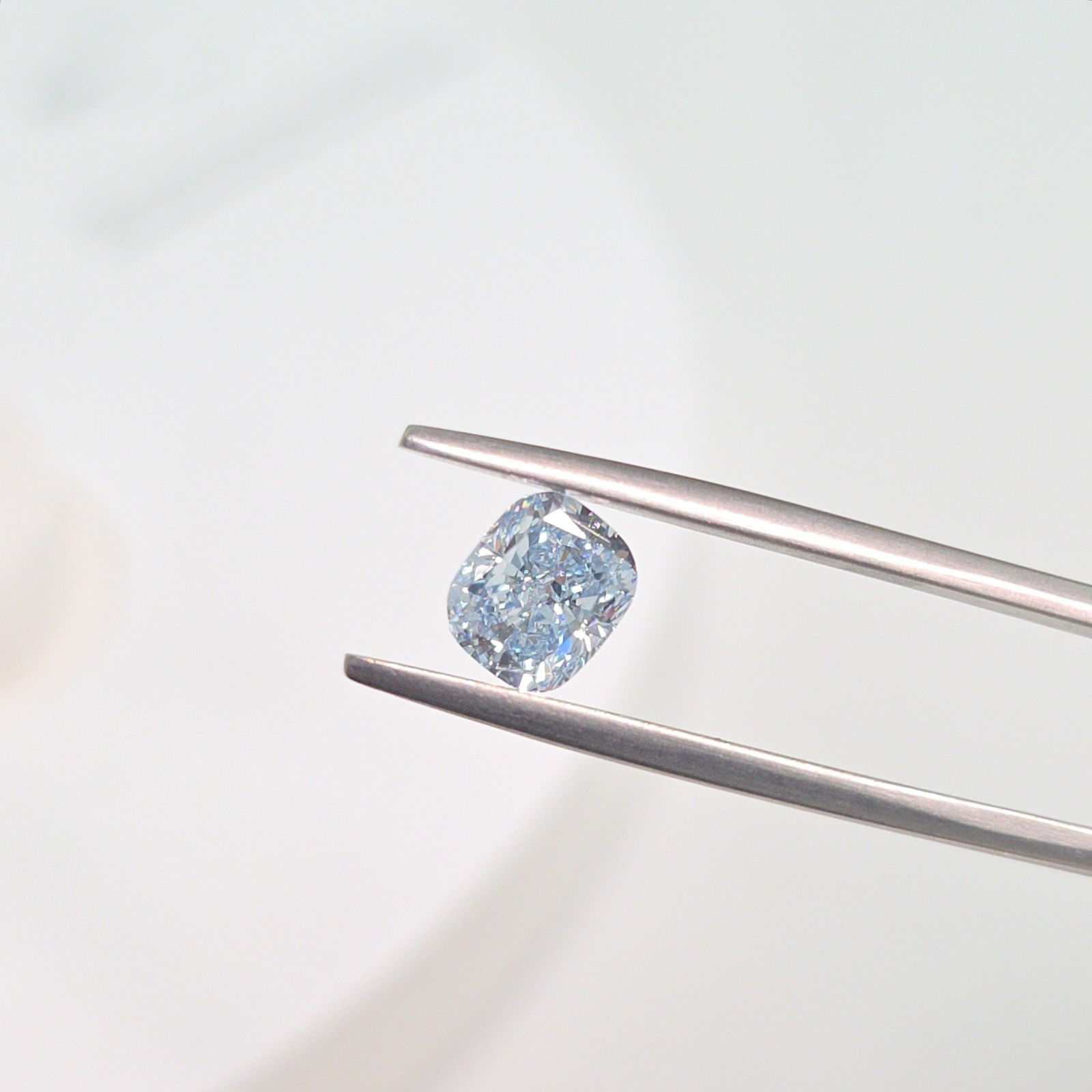 Loose Lab Diamond - IGI Cushion Modified 1.03ct Fancy Light Blue VVS2: Loose Lab Diamond - IGI Cushion Modified 1.03ct Fancy Light Blue VVS2 This listing features Loose Lab Diamond - IGI Cushion Modified 1.03ct Fancy Light Blue VVS2. Item specifics are provided below. 