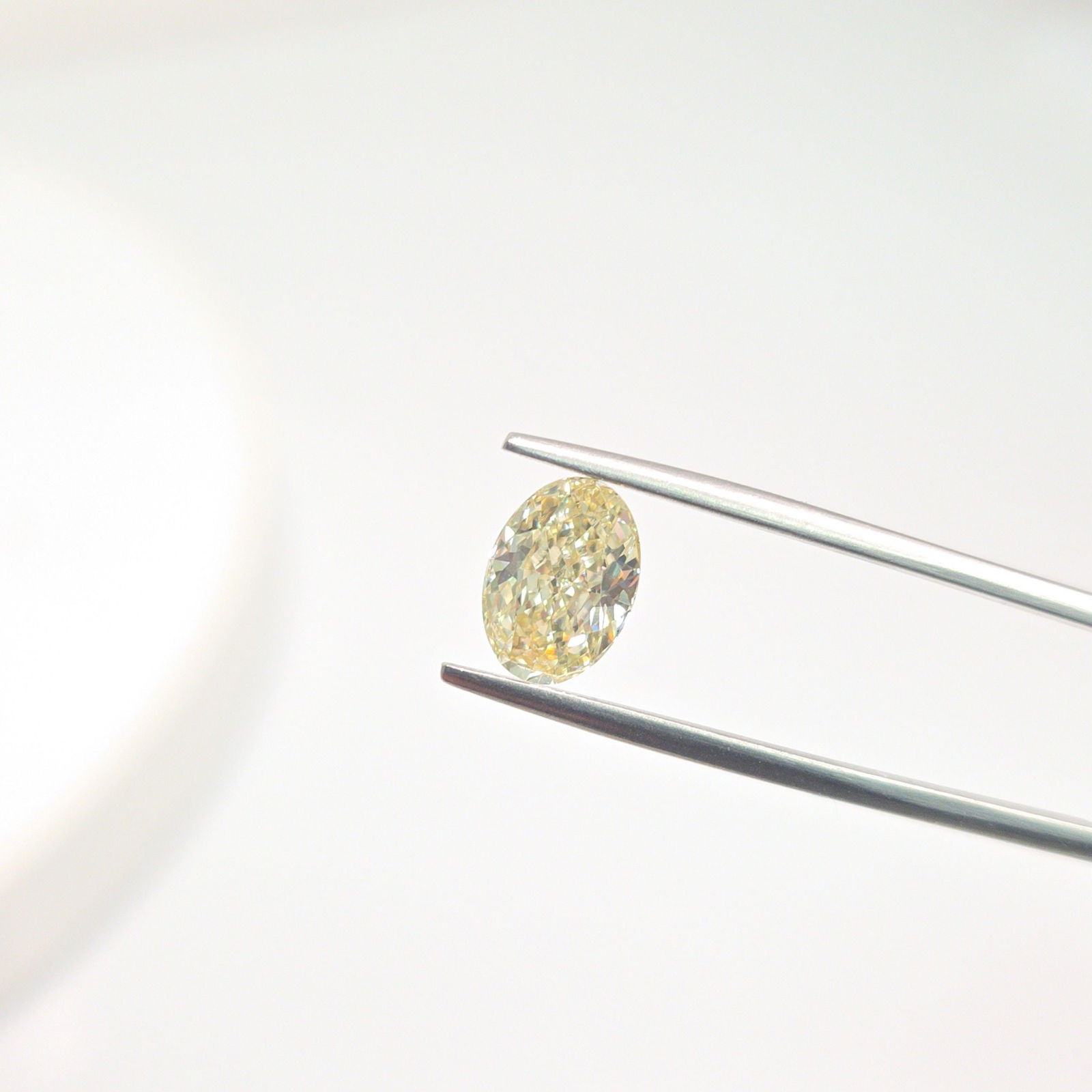 Loose Lab Diamond - IGI Oval 2.0ct Fancy Yellow VVS2 (1 of 1)