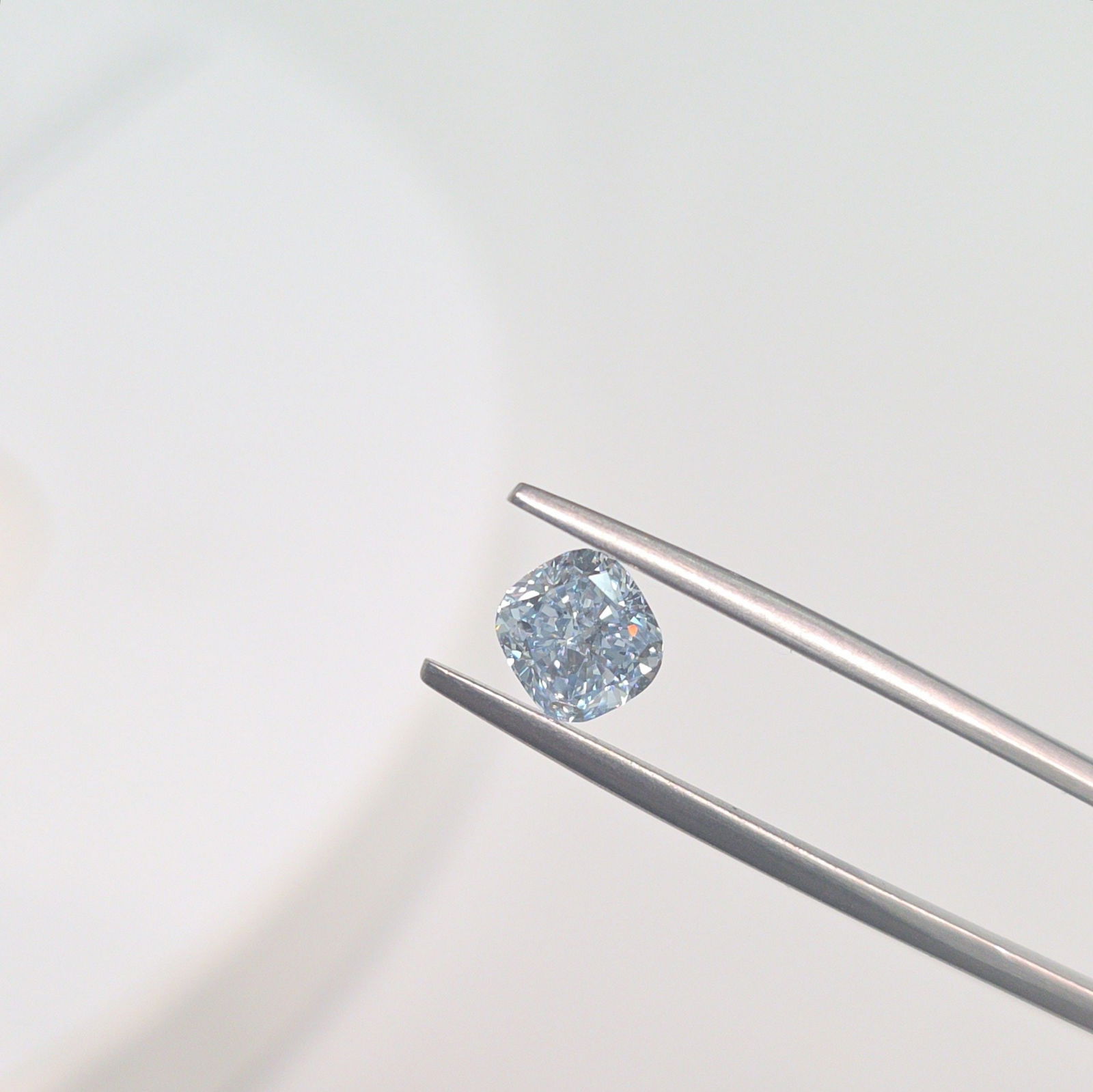 Loose Lab Diamond - IGI Cushion Modified 1.01ct Fancy Light Blue VS1: Loose Lab Diamond - IGI Cushion Modified 1.01ct Fancy Light Blue VS1 This listing features Loose Lab Diamond - IGI Cushion Modified 1.01ct Fancy Light Blue VS1. Item specifics are provided below. 
