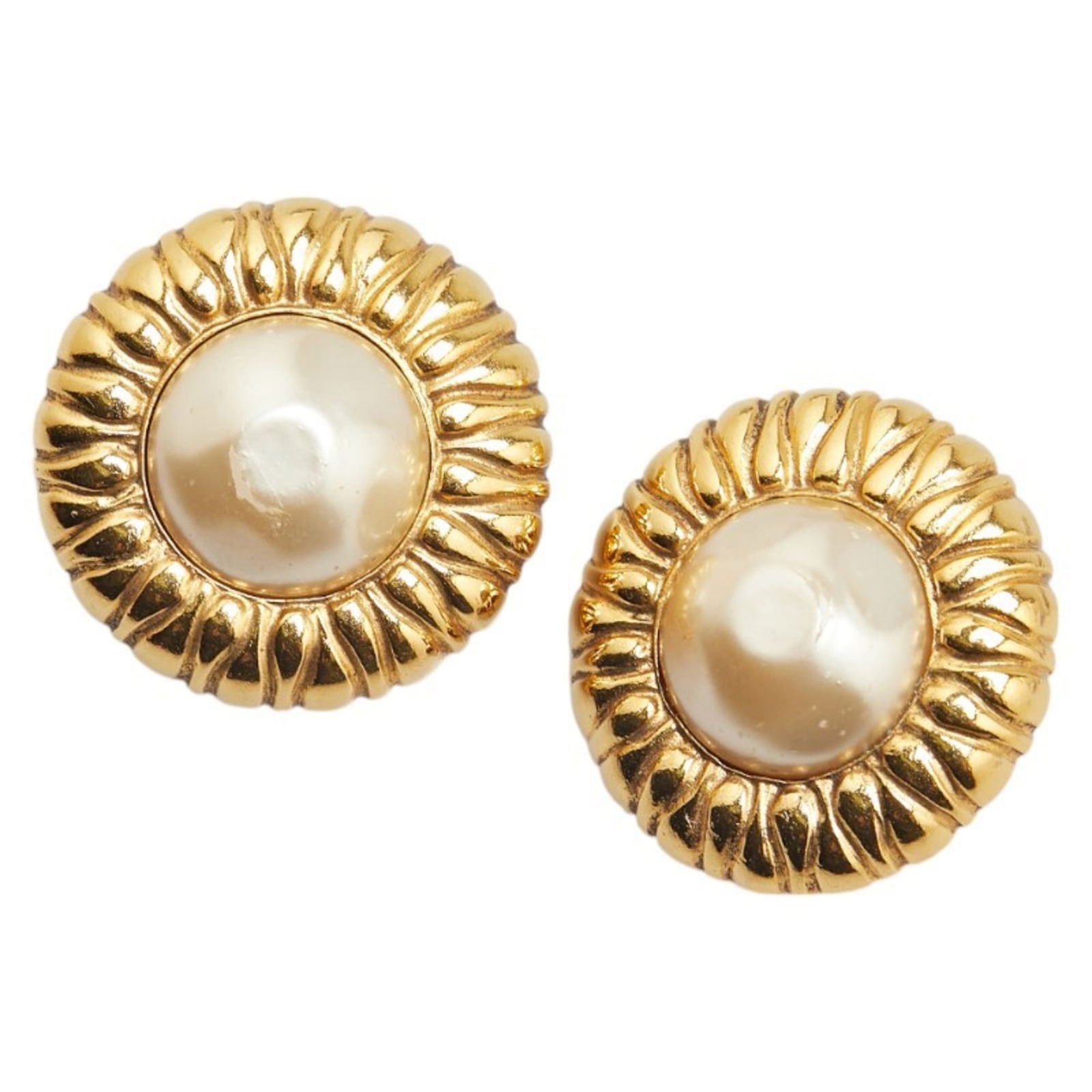 Earrings Chanel Drop: Earrings Chanel Drop This listing features Earrings Chanel Drop. Item specifics are provided below. Item Specifics: Brand: Chanel Type: Drop Earrings Gender: Women Color: Gold Stone: Pearl Season: Vin