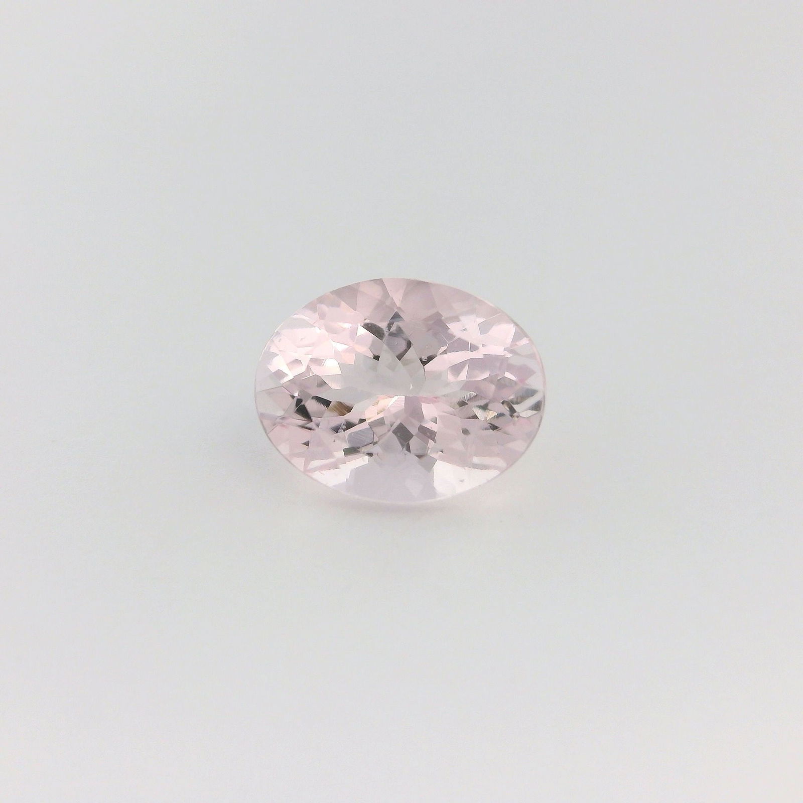 Loose Morganite Gemstone - GSI Oval 1.87ct Pink EC: Loose Morganite Gemstone - GSI Oval 1.87ct Pink EC This listing features Loose Morganite Gemstone - GSI Oval 1.87ct Pink EC. Item specifics are provided below. Item Specifics: Type: Morganite Carat: