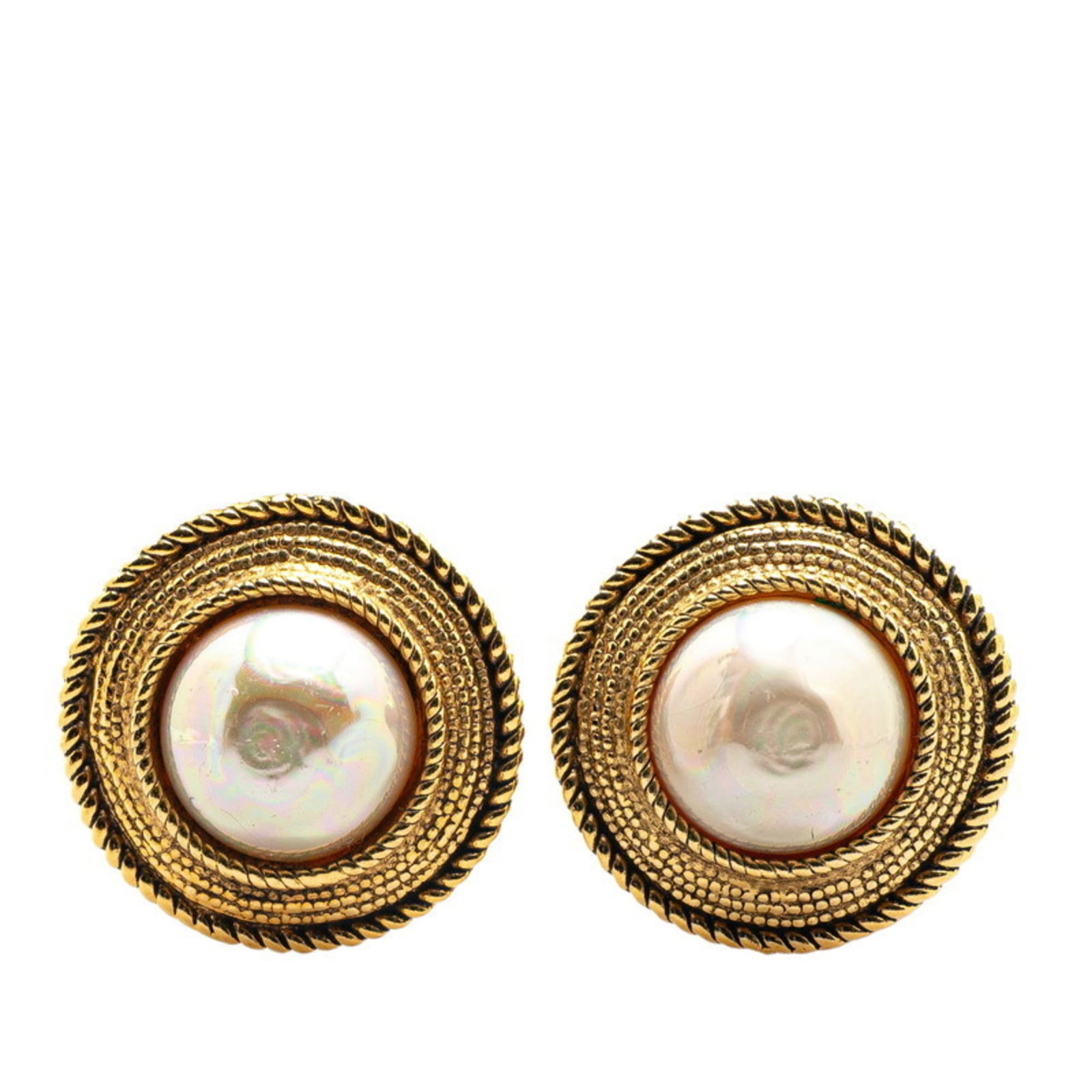 Earrings Chanel Clip: Earrings Chanel Clip This listing features Earrings Chanel Clip. Item specifics are provided below. Item Specifics: Brand: Chanel Type: Clip Earrings Gender: Women Color: Gold Size (Hxwxd): 25.10mm