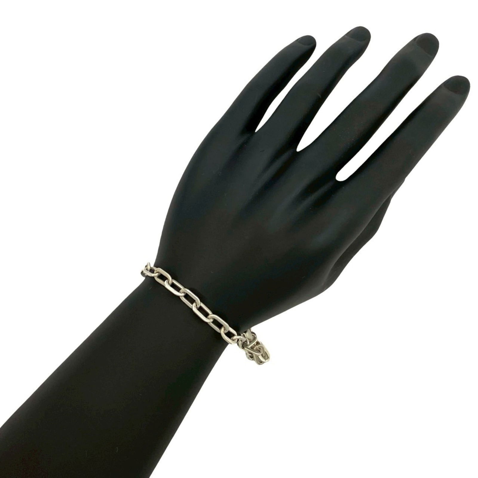 925 Tiffany Charm Bracelet Silver: 925 Tiffany Charm Bracelet Silver This listing features 925 Tiffany Charm Bracelet Silver. Item specifics are provided below. Item Specifics: Brand: Tiffany Type: Charm Bracelet Gender: Women