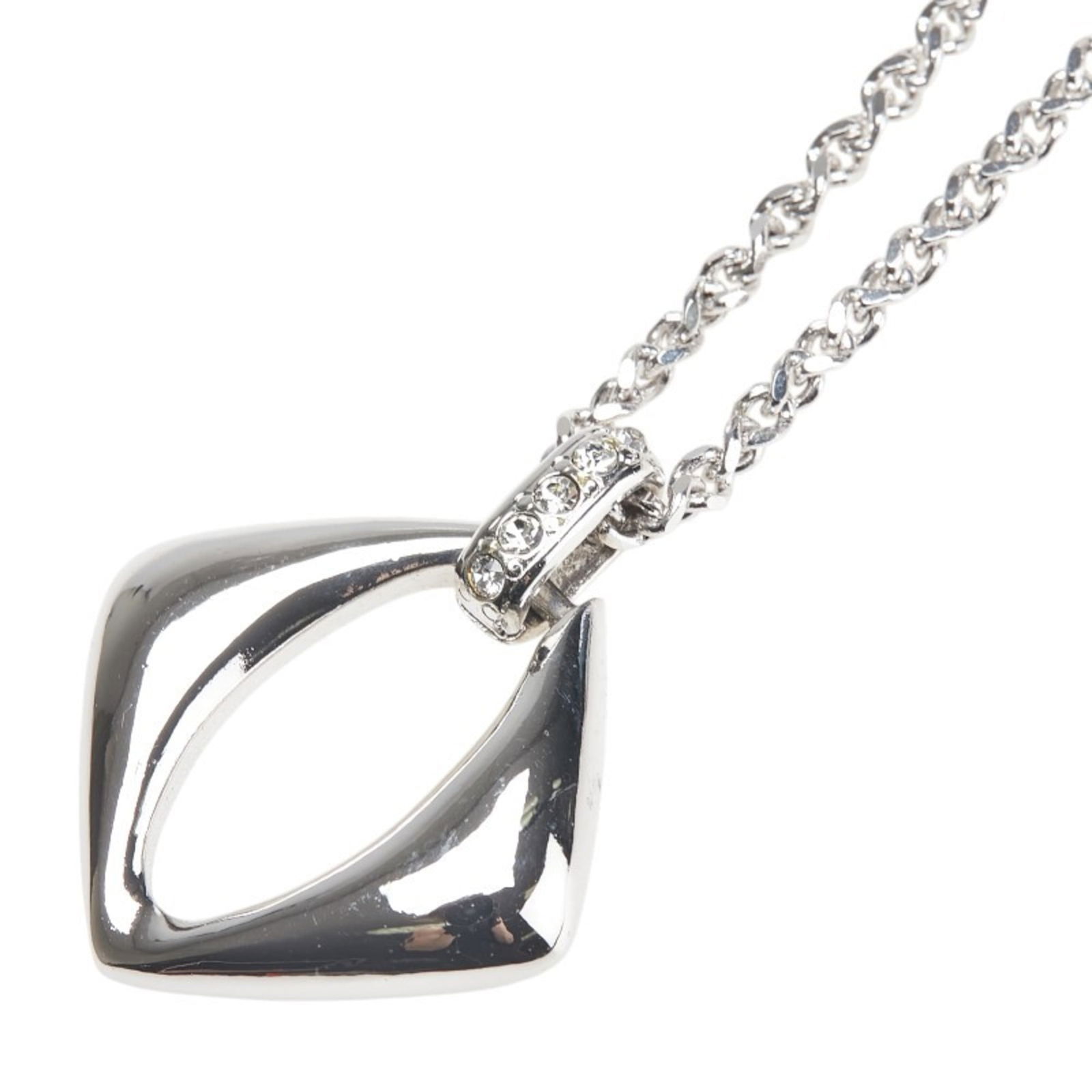 SAINT LAURENT - Yves Saint Laurent Saint Laurent Chain Pendant Necklace in Silver Metal with: SAINT LAURENT - Yves Saint Laurent Saint Laurent Chain Pendant Necklace in Silver Metal with Rhinestones for Women This listing features SAINT LAURENT - Yves Saint Laurent Saint Laurent Chain Pendant