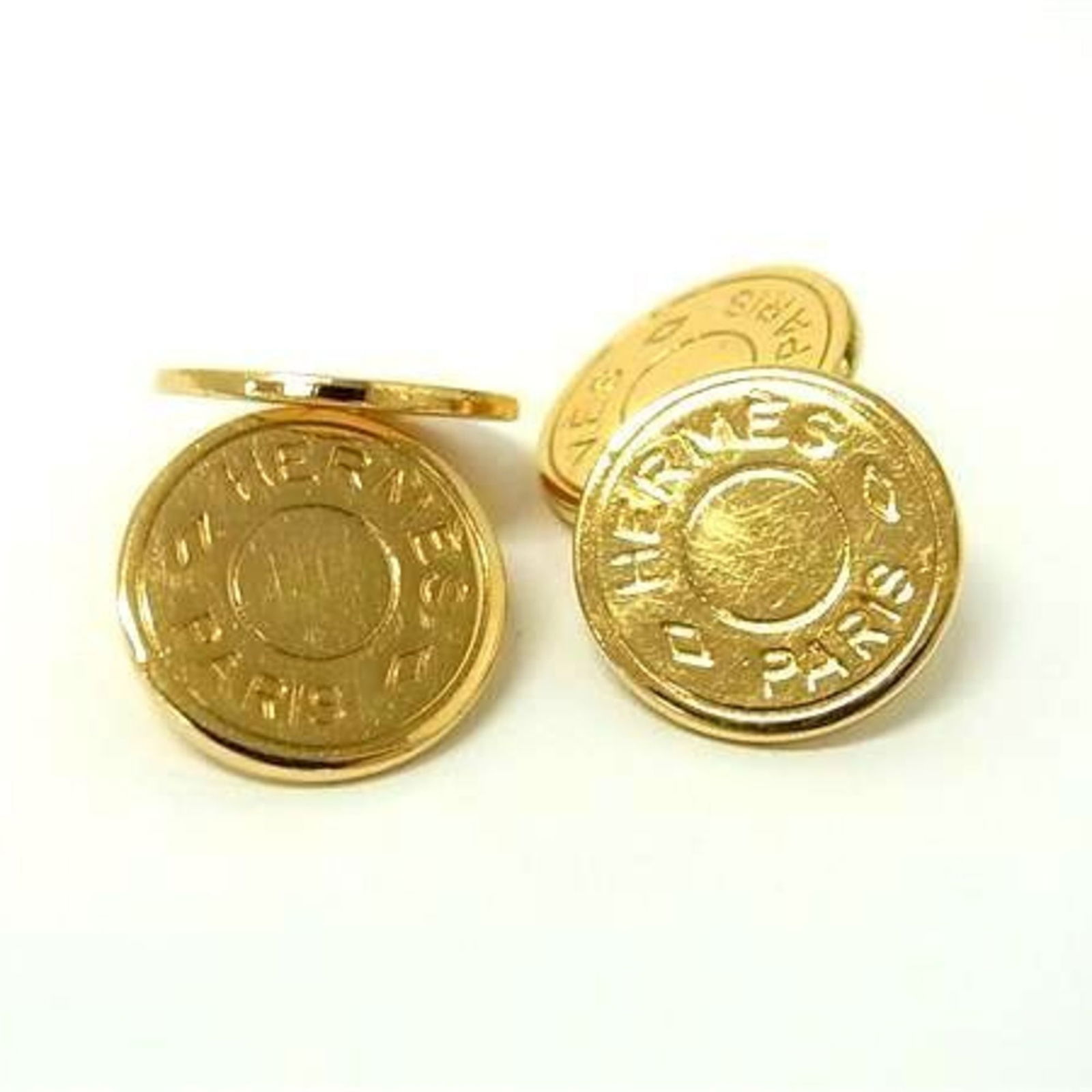 Metal Hermes Cufflinks: Metal Hermes Cufflinks This listing features Metal Hermes Cufflinks. Item specifics are provided below. Item Specifics: Brand: Hermes Type: Cufflinks Gender: Men Material: Metal Color: Gold Condition: