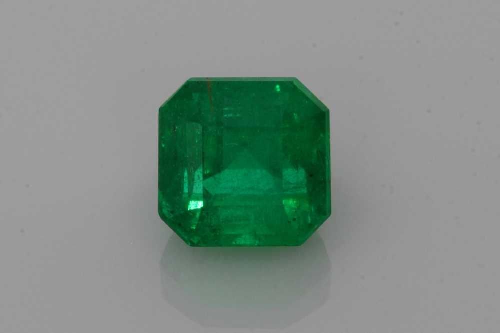 Loose Emerald Gemstone - Asscher 2.04ct Green SI: Loose Emerald Gemstone - Asscher 2.04ct Green SI This listing features Loose Emerald Gemstone - Asscher 2.04ct Green SI. Item specifics are provided below. Item Specifics: Type: Emerald Carat: 2.04